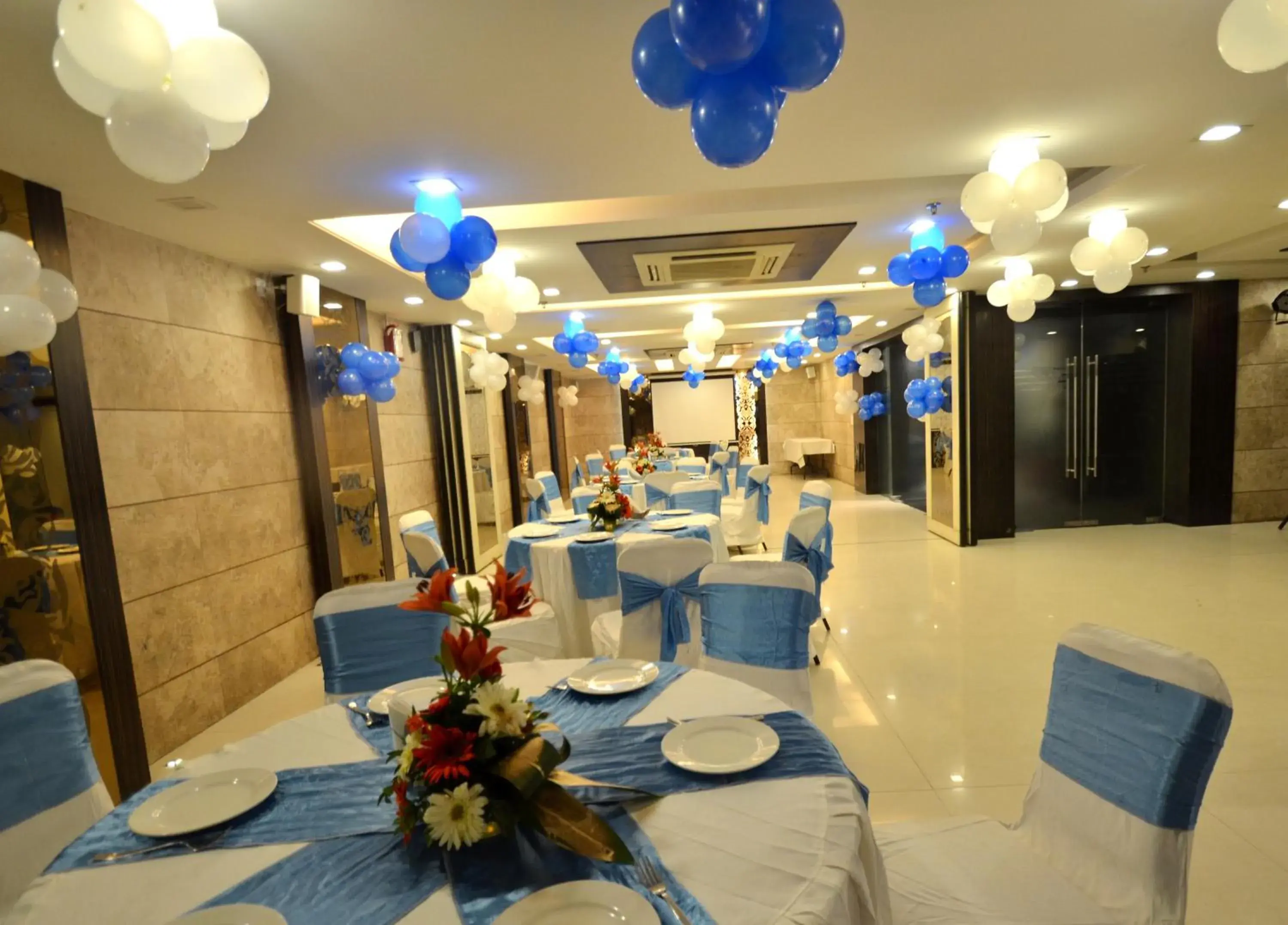 Banquet/Function facilities, Restaurant/Places to Eat in Hotel Metro View