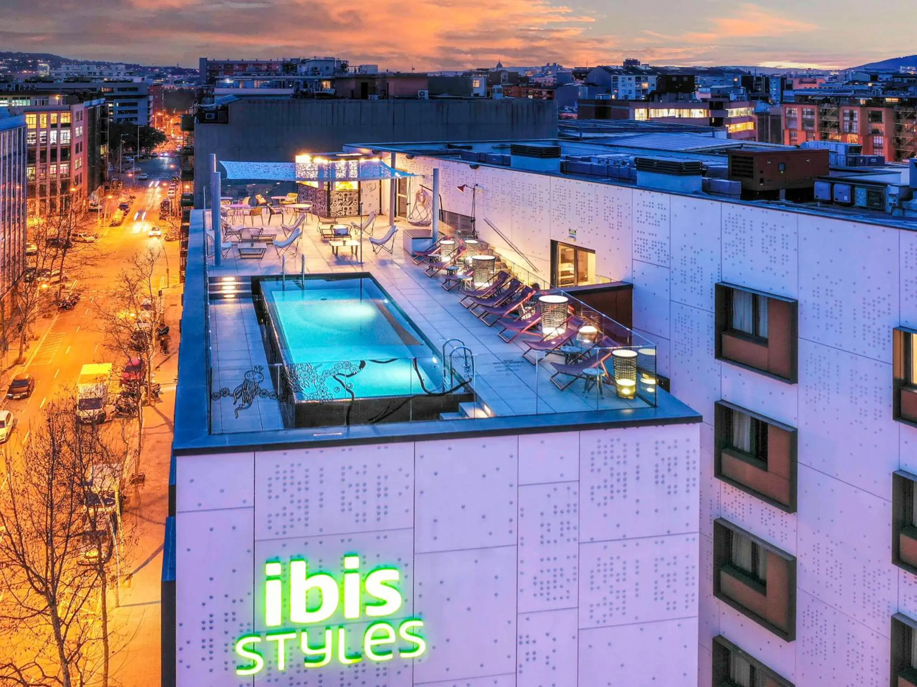 Property building, Pool View in ibis Styles Barcelona City Bogatell