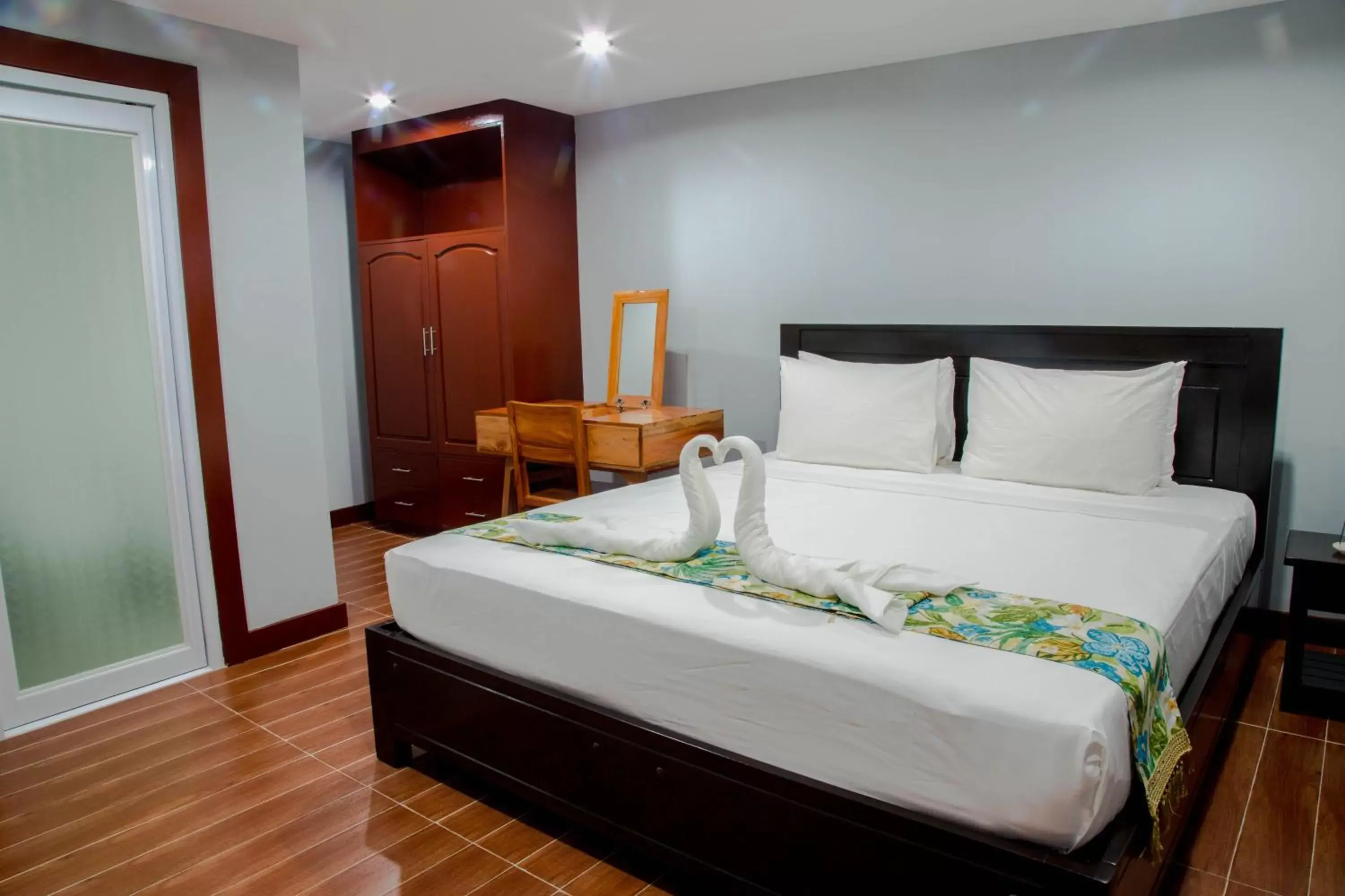 Bedroom, Bed in One Averee Bay Hotel