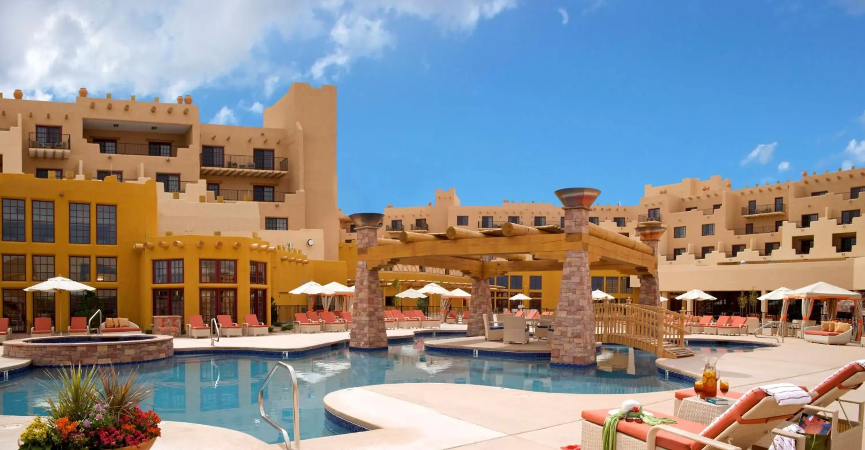 Property building, Swimming Pool in Hilton Santa Fe Buffalo Thunder