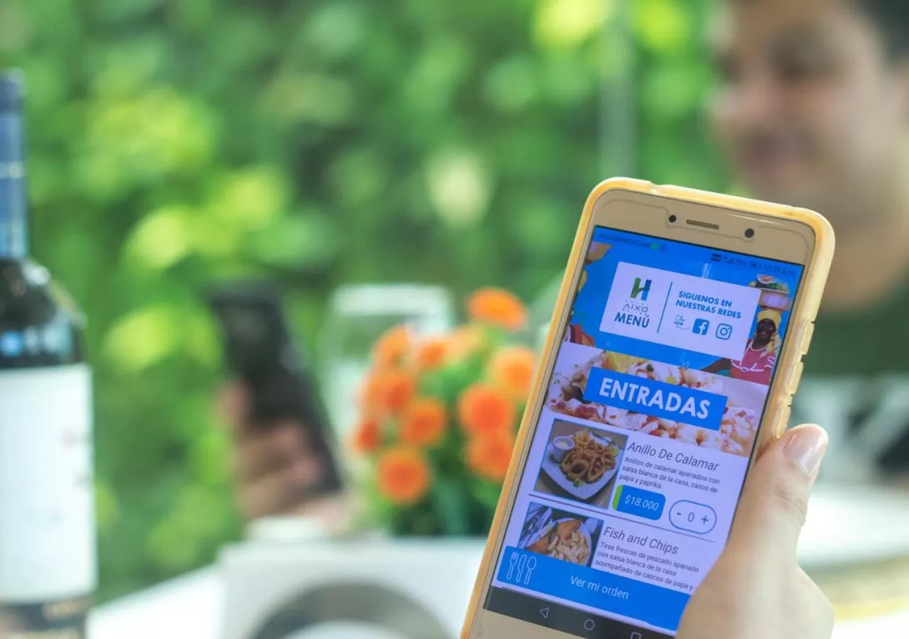 Restaurant/places to eat in Hotel Aixo Suites By GEH Suites