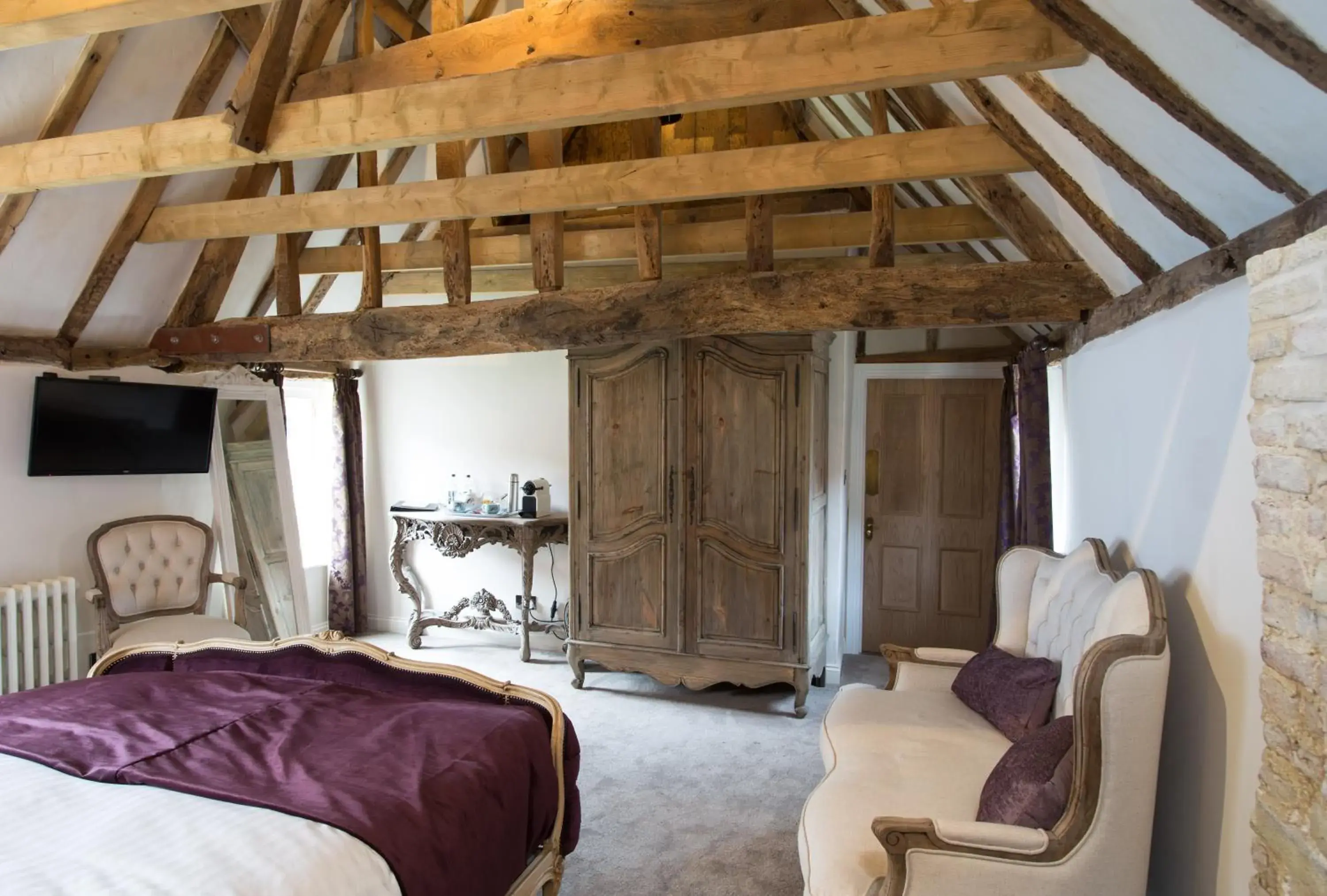 Bedroom, Seating Area in The White Hart Hotel