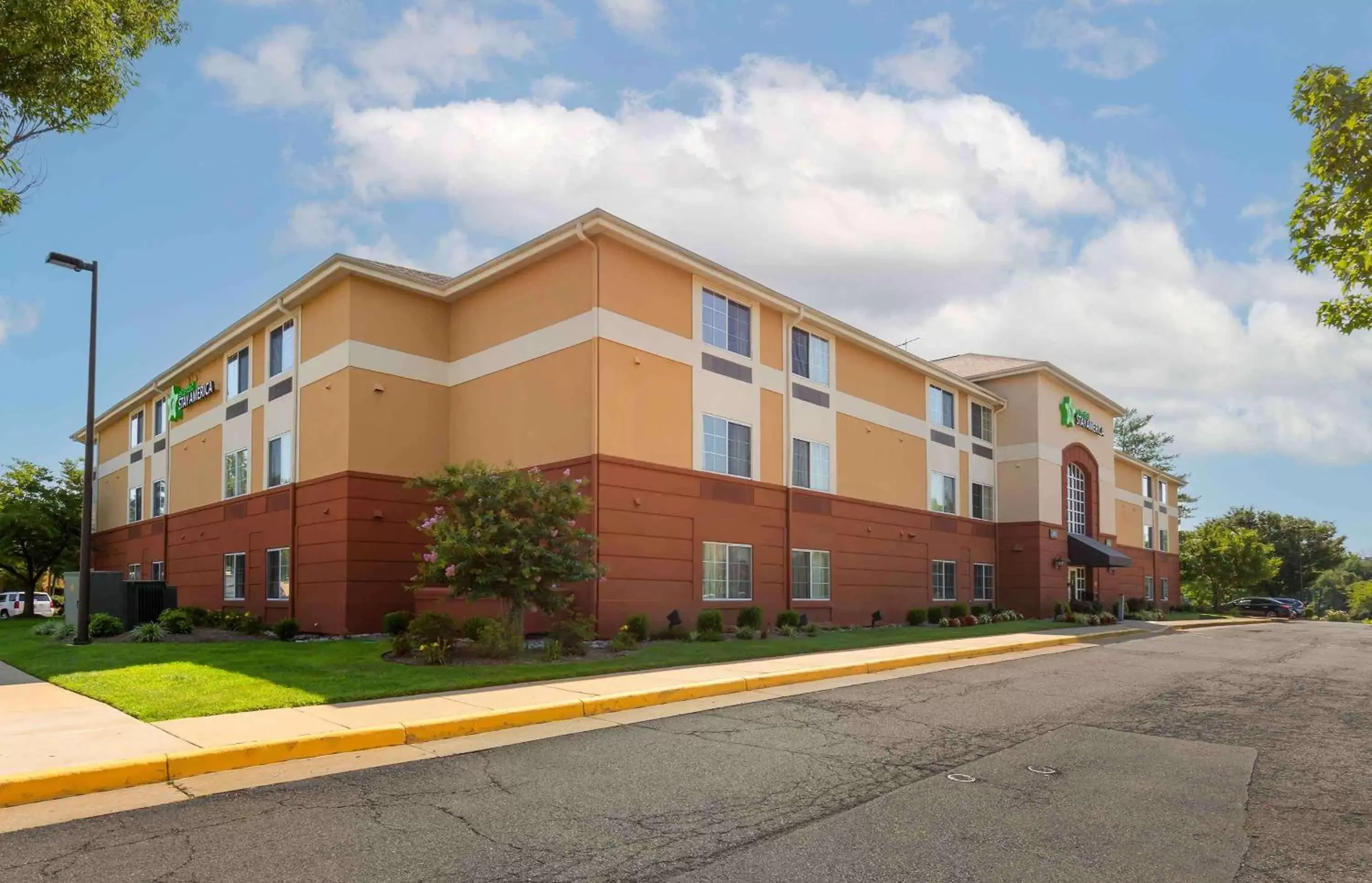 Property Building in Extended Stay America Suites - Washington, DC - Chantilly - Airport