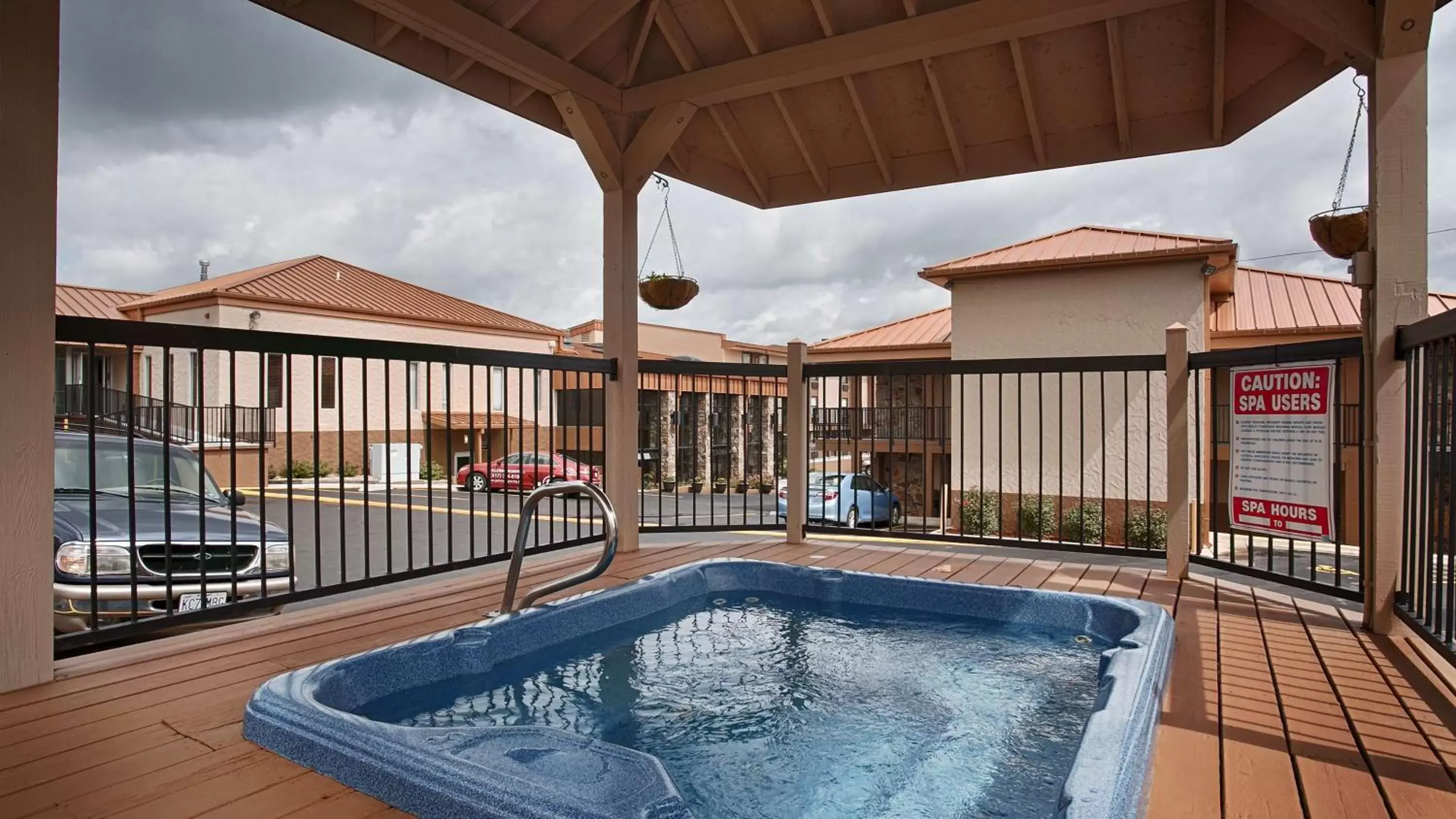 On site, Swimming Pool in Best Western Center Pointe Inn