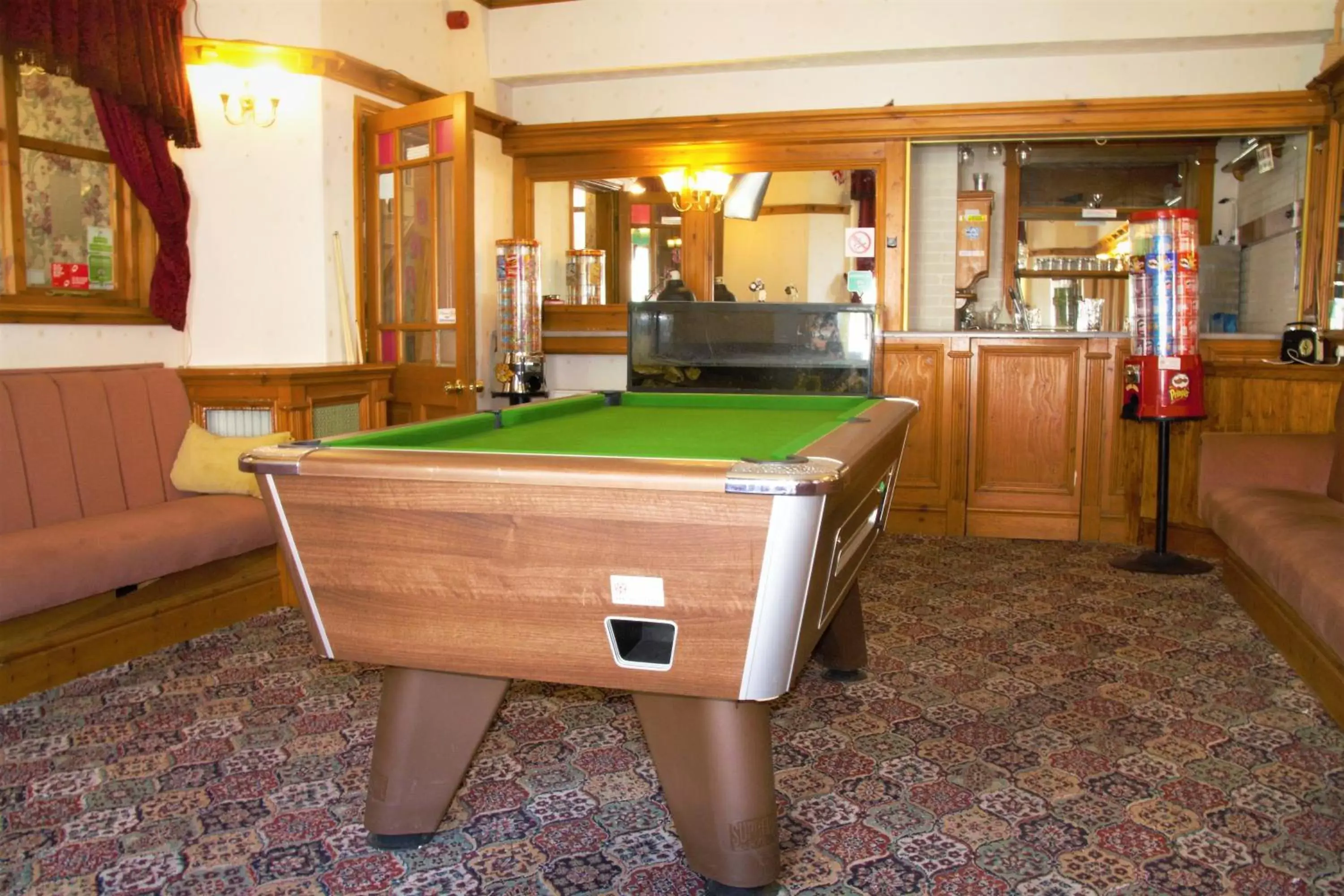 Communal lounge/ TV room, Billiards in Pine Lodge Hotel