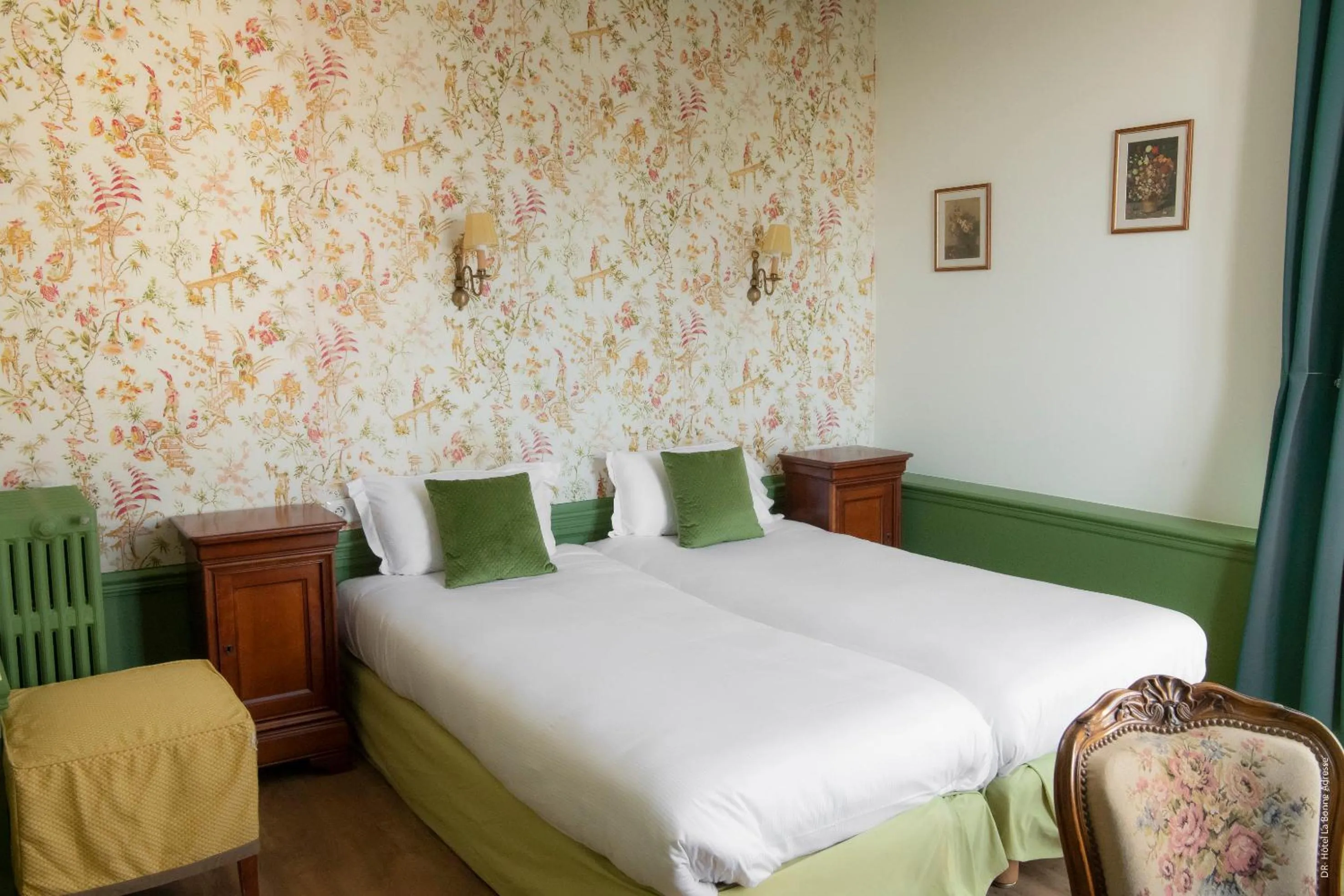 Bed in Hotel de Charme La Bonne Adresse - Logis hotels