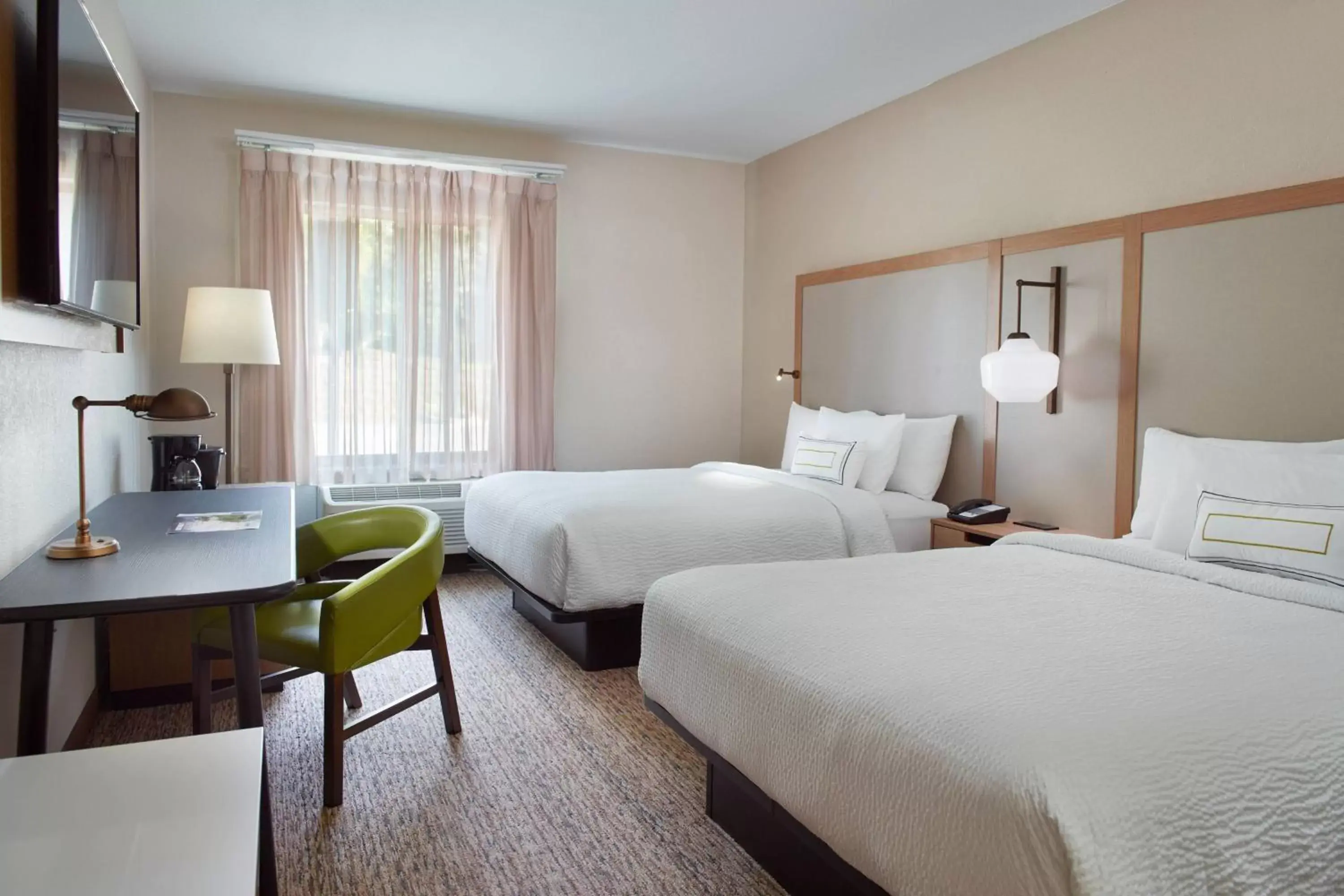 Photo of the whole room, Bed in Fairfield Inn & Suites by Marriott Asheville Airport/Fletcher