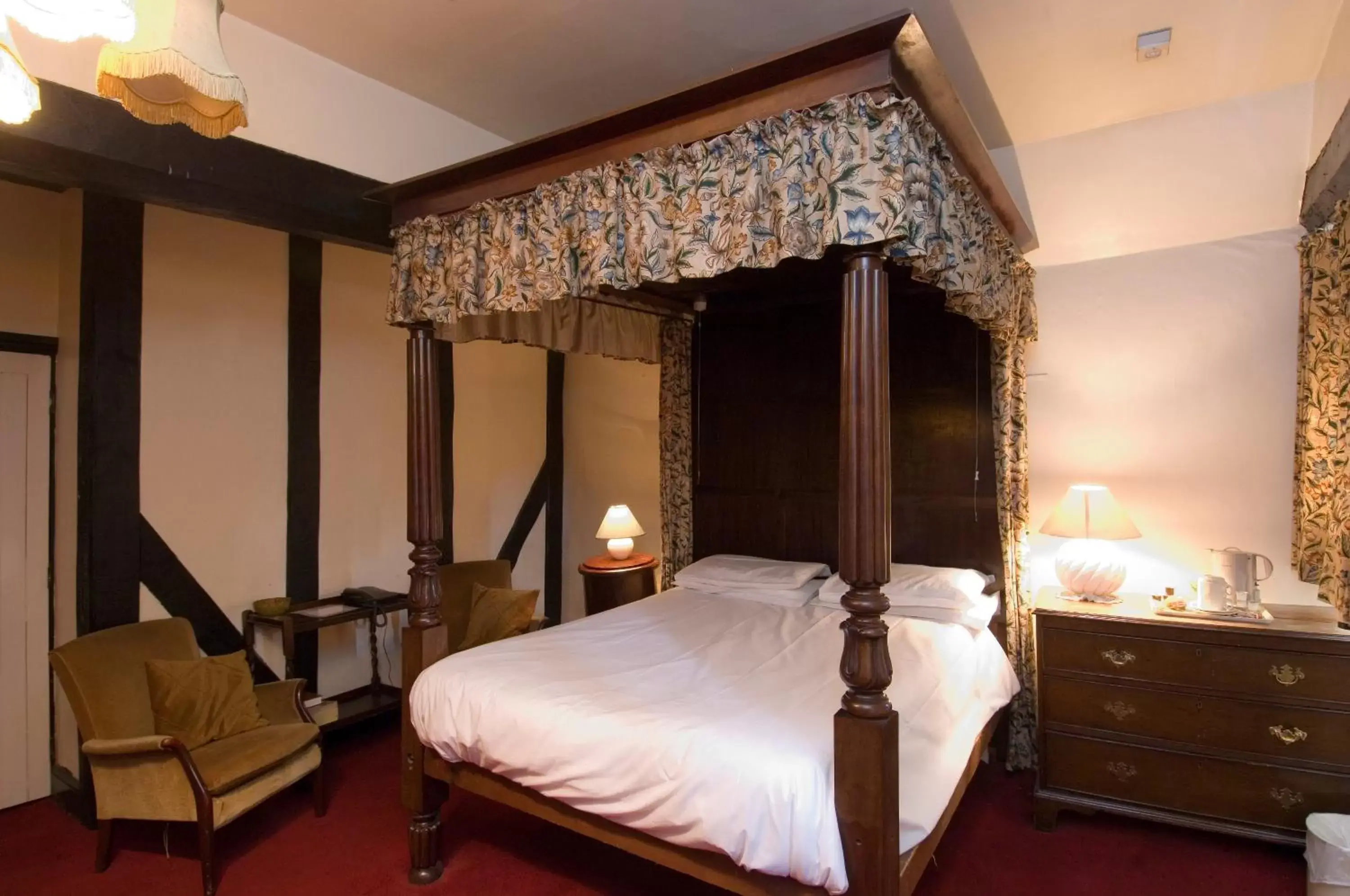 Bedroom, Bed in George & Pilgrims Hotel