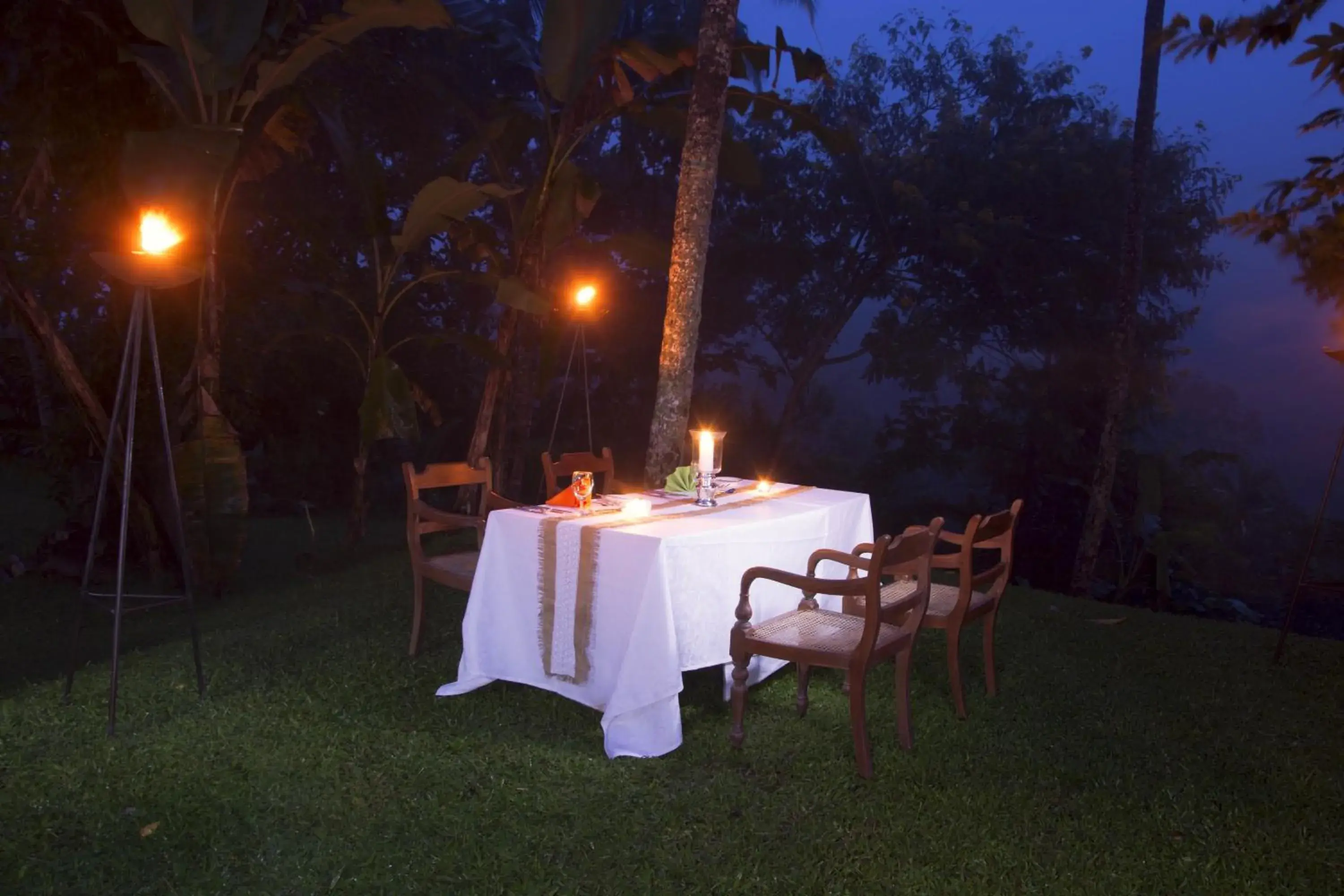 Restaurant/places to eat in Athulya Villas