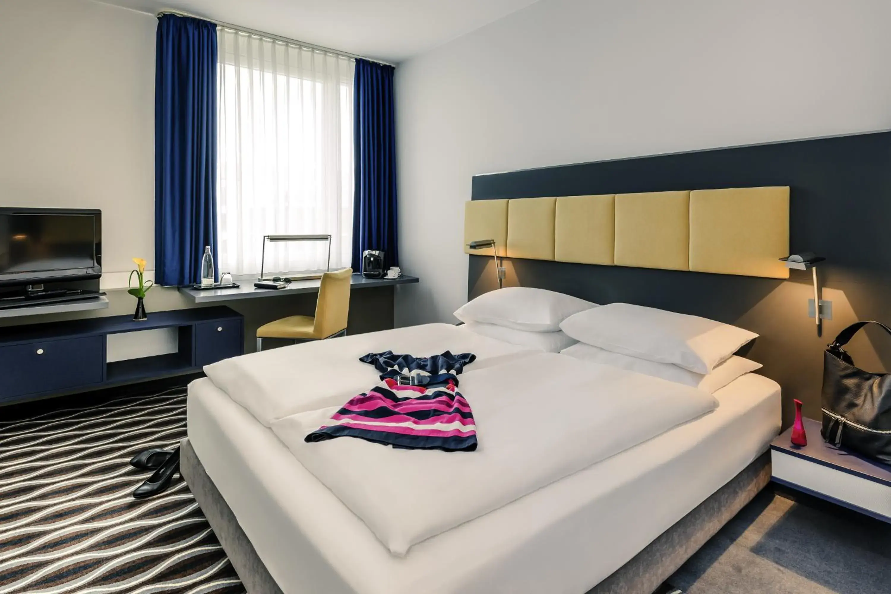 Day, Bed in Mercure Hotel Frankfurt Eschborn Helfmann-Park