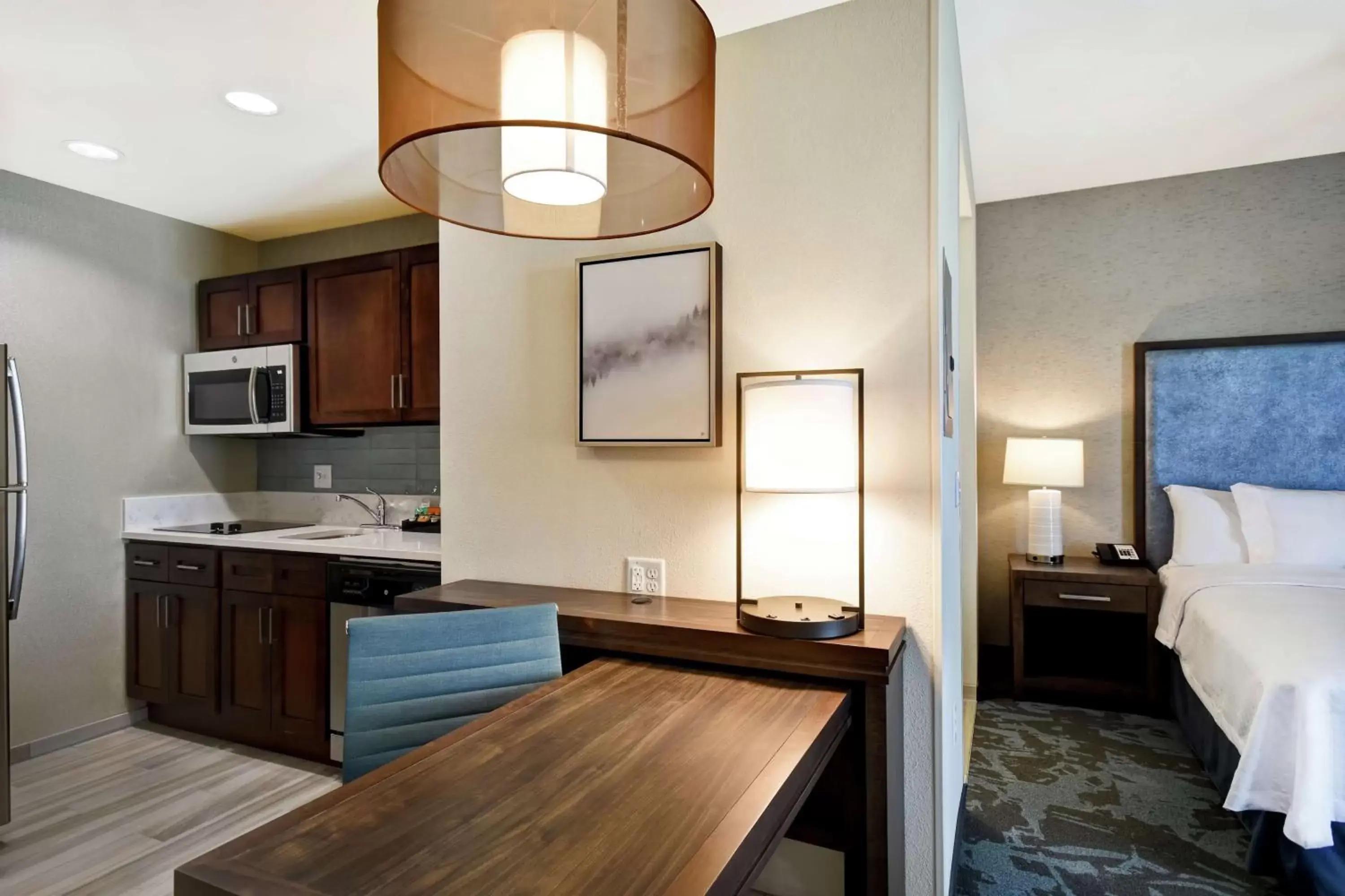 Bedroom, Kitchen/Kitchenette in Homewood Suites By Hilton Salt Lake City Airport