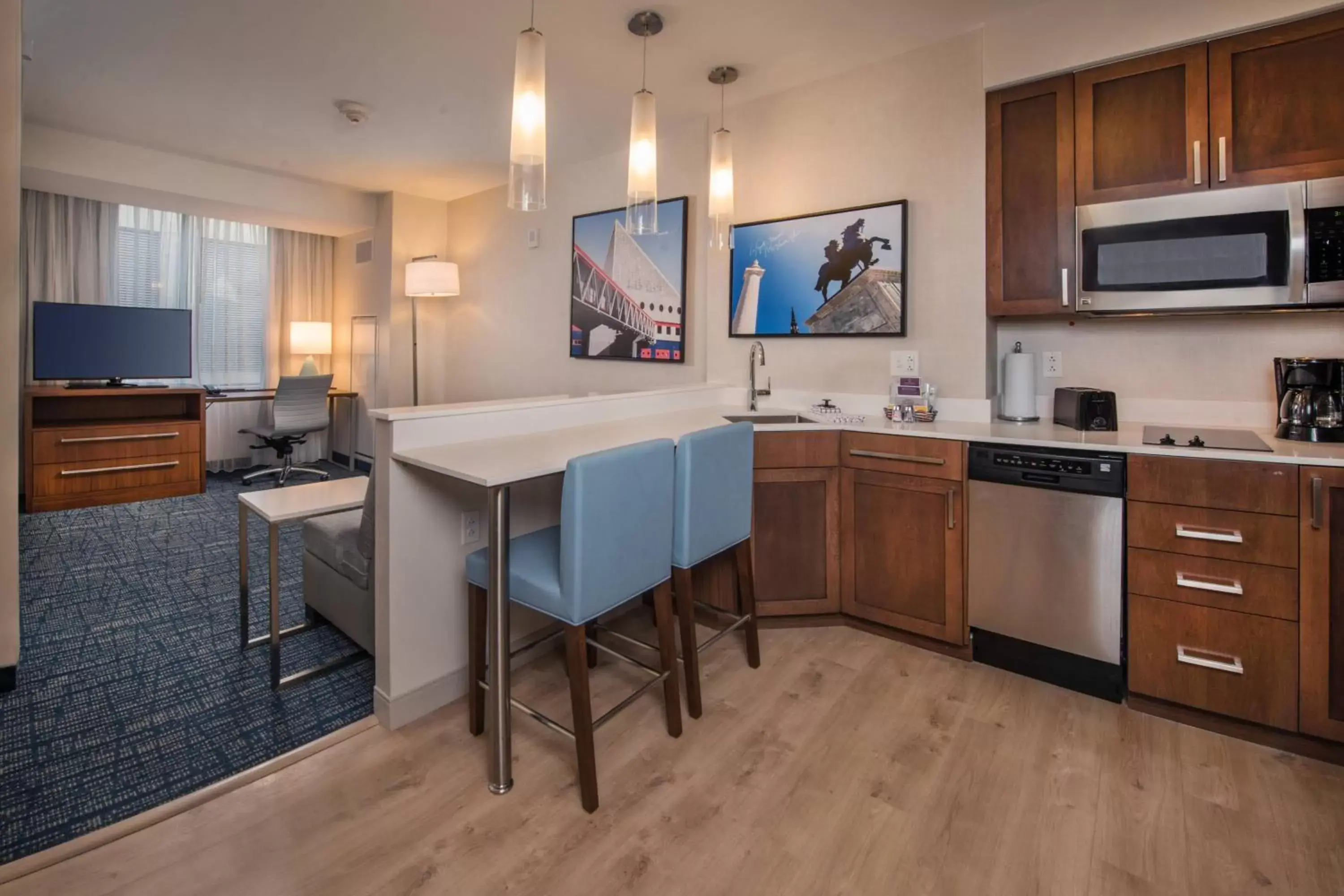 One-Bedroom King Suite with Sofa Bed and Roll-in Shower - Mobility Accessible/High Floor in Residence Inn by Marriott Baltimore at The Johns Hopkins Medical Campus
