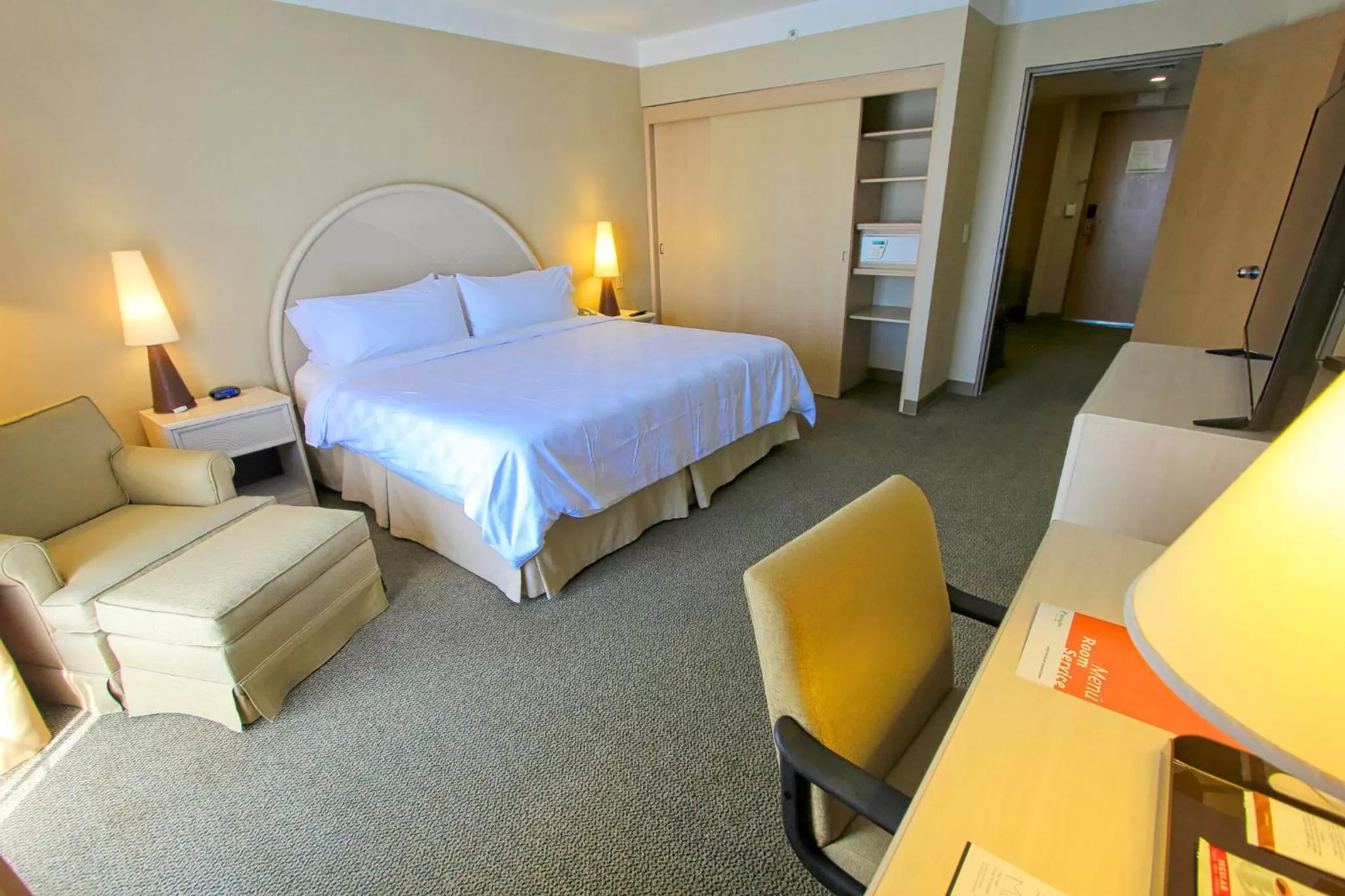 Photo of the whole room, Bed in Holiday Inn Leon-Convention Center by IHG