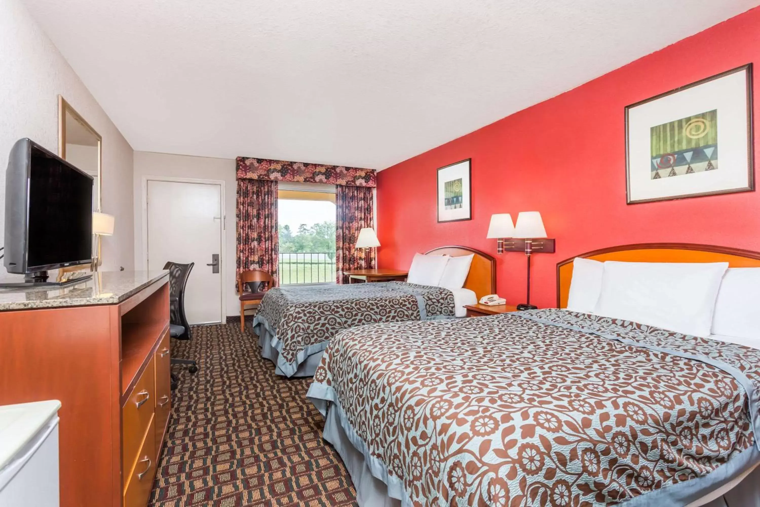 Photo of the whole room, Bed in Days Inn by Wyndham Augusta Wheeler Road