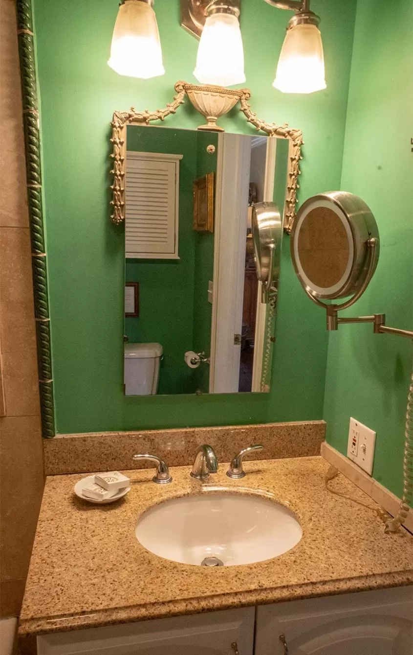 Casablanca Inn on the Bay