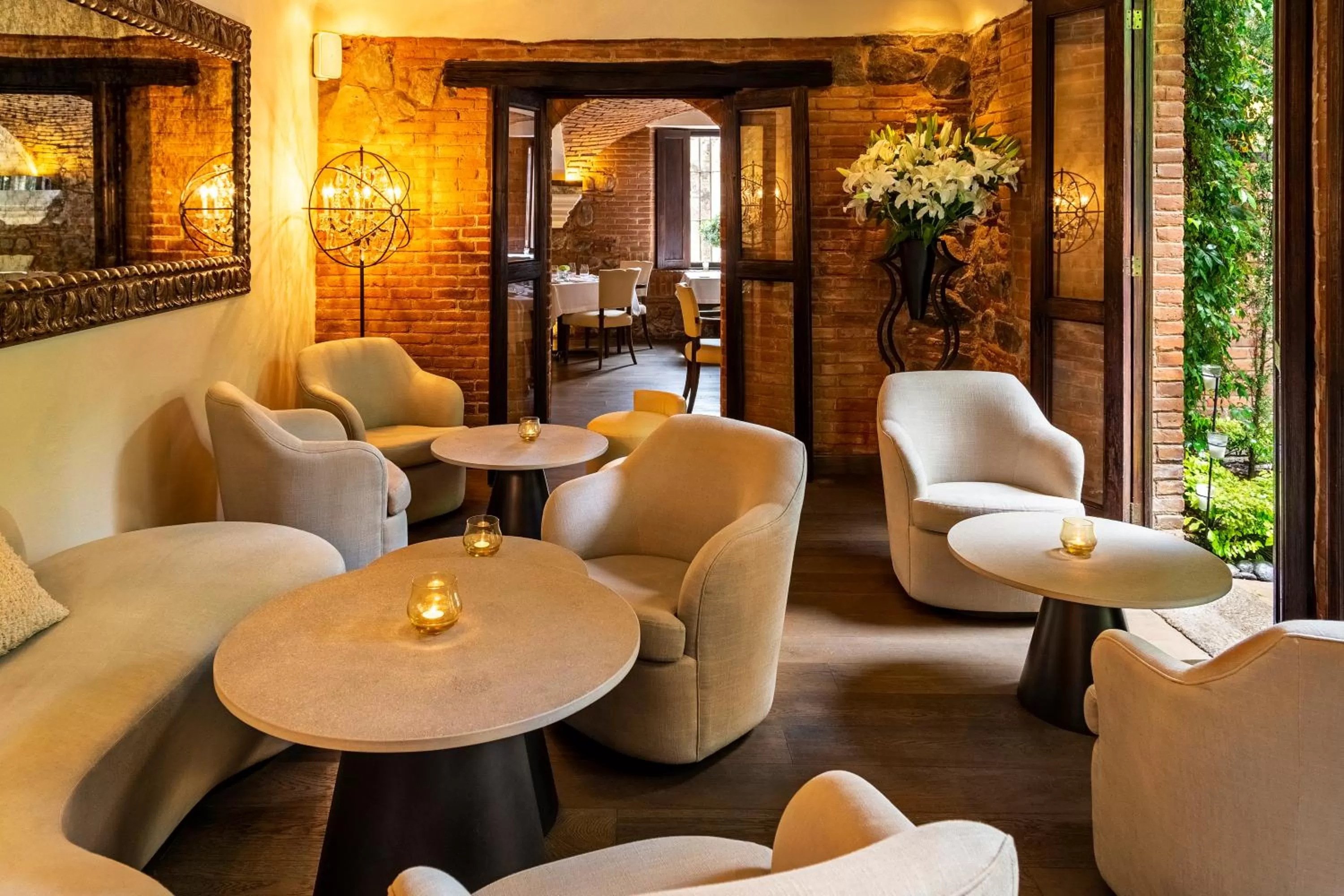 Lounge or bar in El Convento Boutique Hotel
