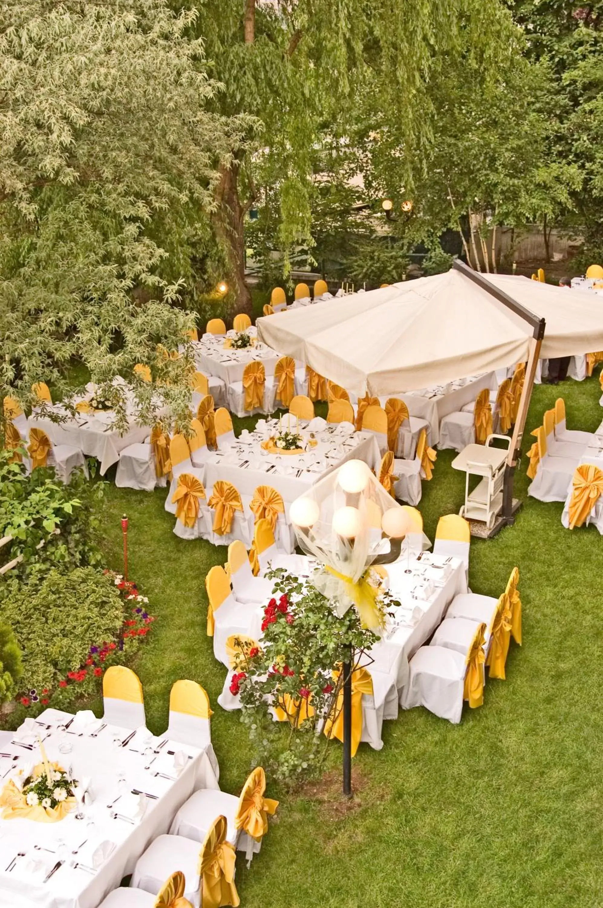 Garden, Banquet Facilities in Apart Hotel Best