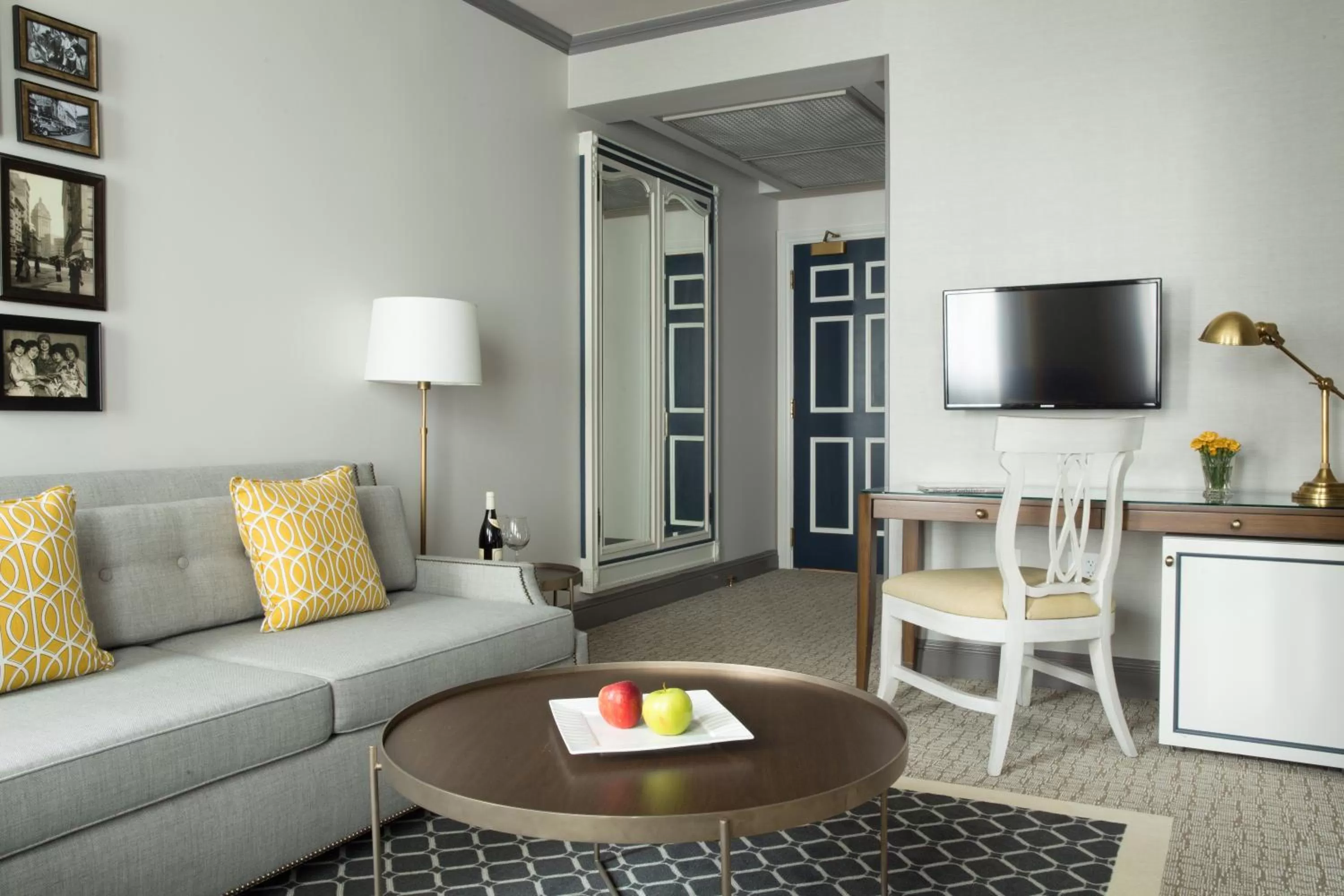 Living room in Warwick San Francisco