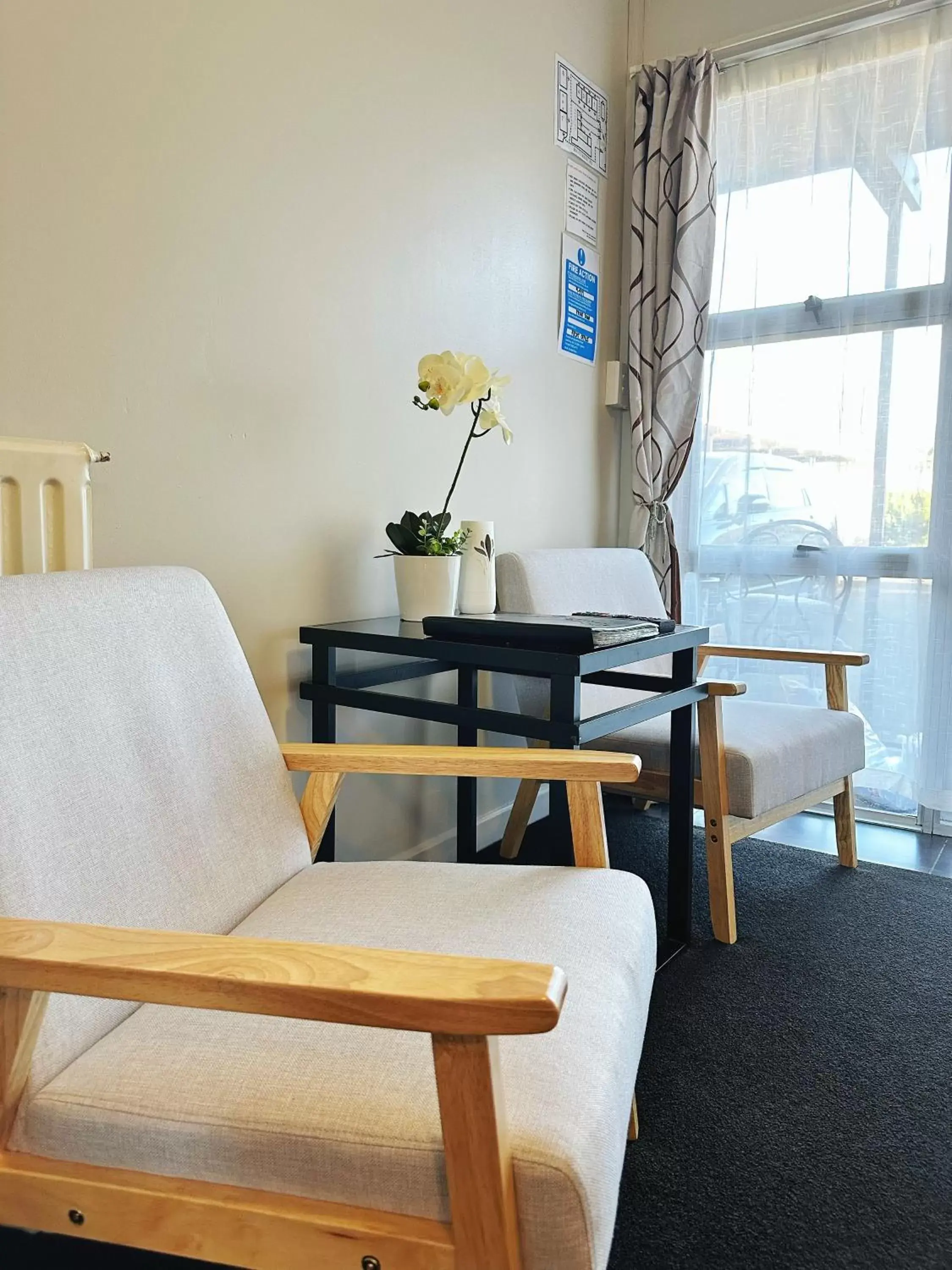 Living room in Red Rock Thermal Motel - Mineral Pool Living room in Red Rock Thermal Motel - Mineral Pool