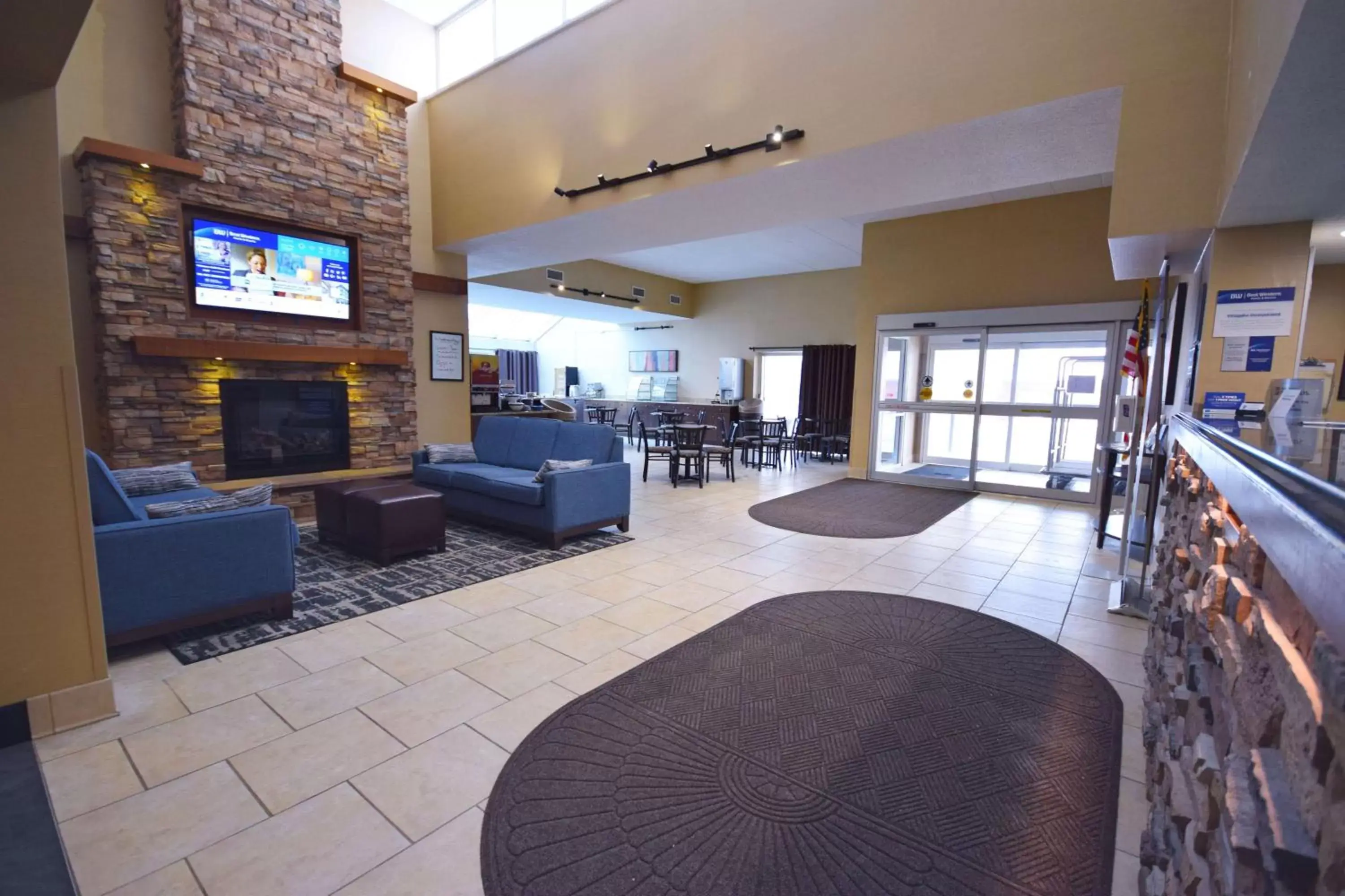 Lobby or reception in Best Western Resort Hotel & Conference Center Portage