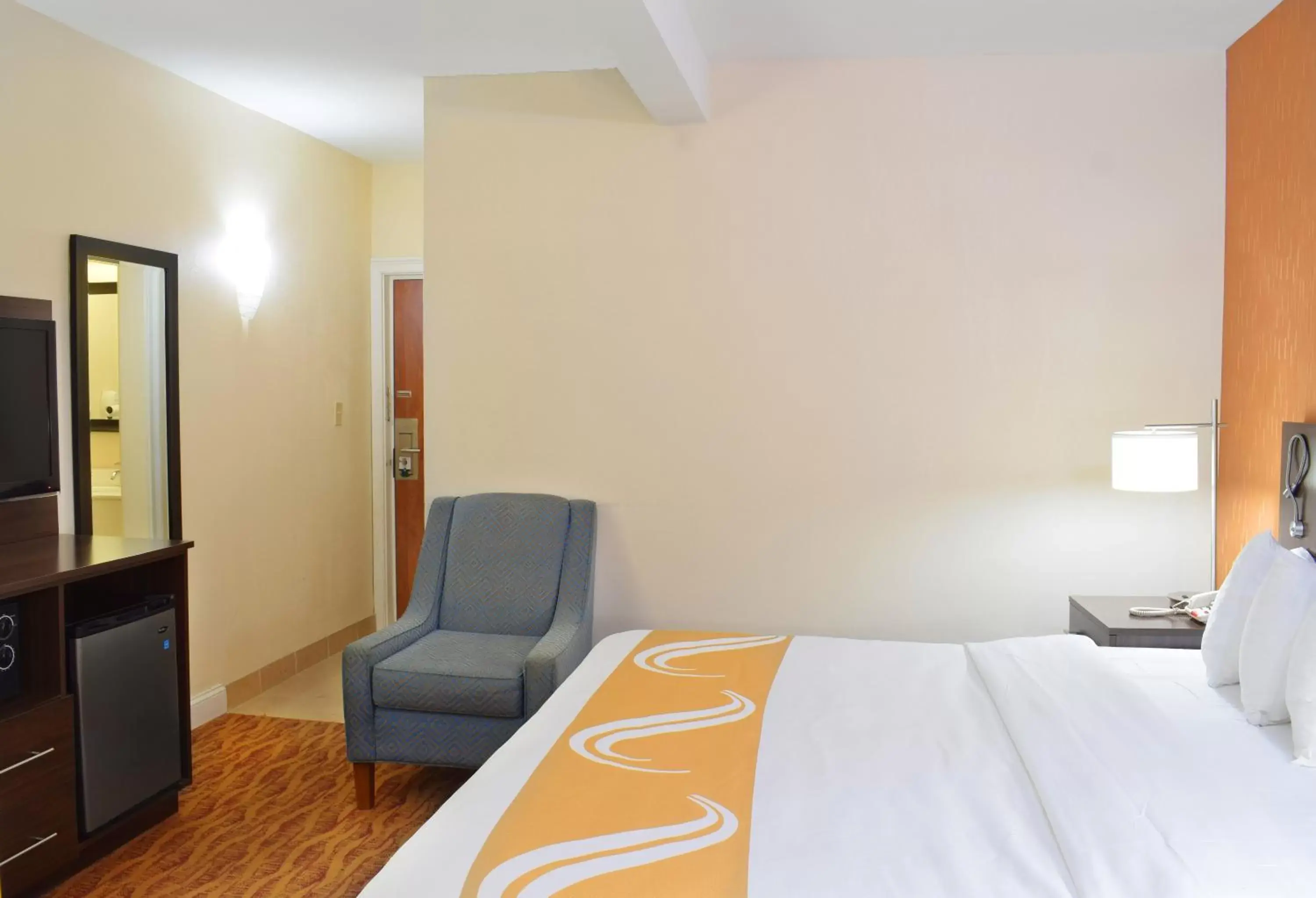 Queen Room with Two Queen Beds - Non-Smoking in Quality Inn & Suites Middletown - Newport Queen Room with Two Queen Beds - Non-Smoking in Quality Inn & Suites Middletown - Newport