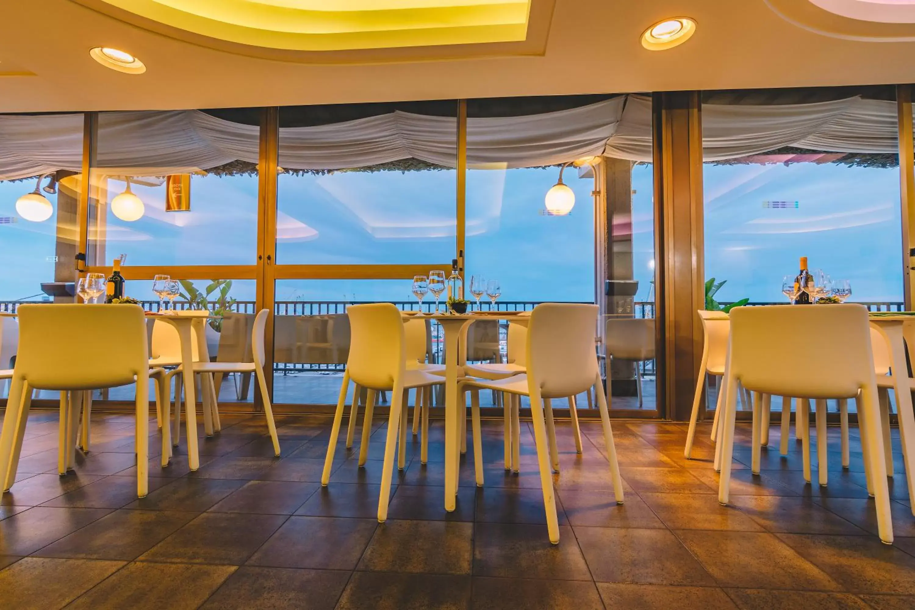 Restaurant/places to eat in President Hotel Palermo Restaurant/places to eat in President Hotel Palermo