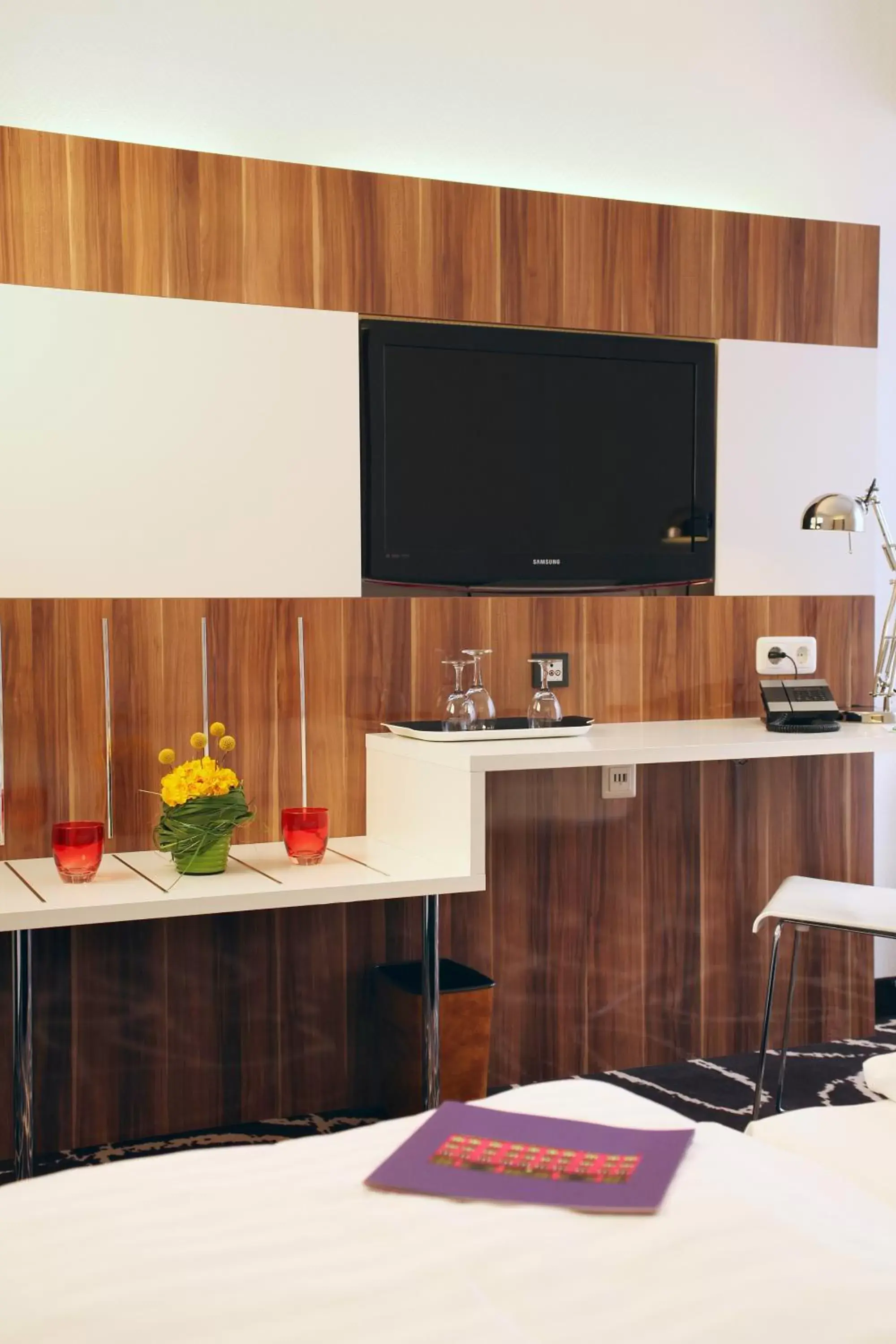 TV and multimedia, TV/Entertainment Center in Ibis Styles Frankfurt City