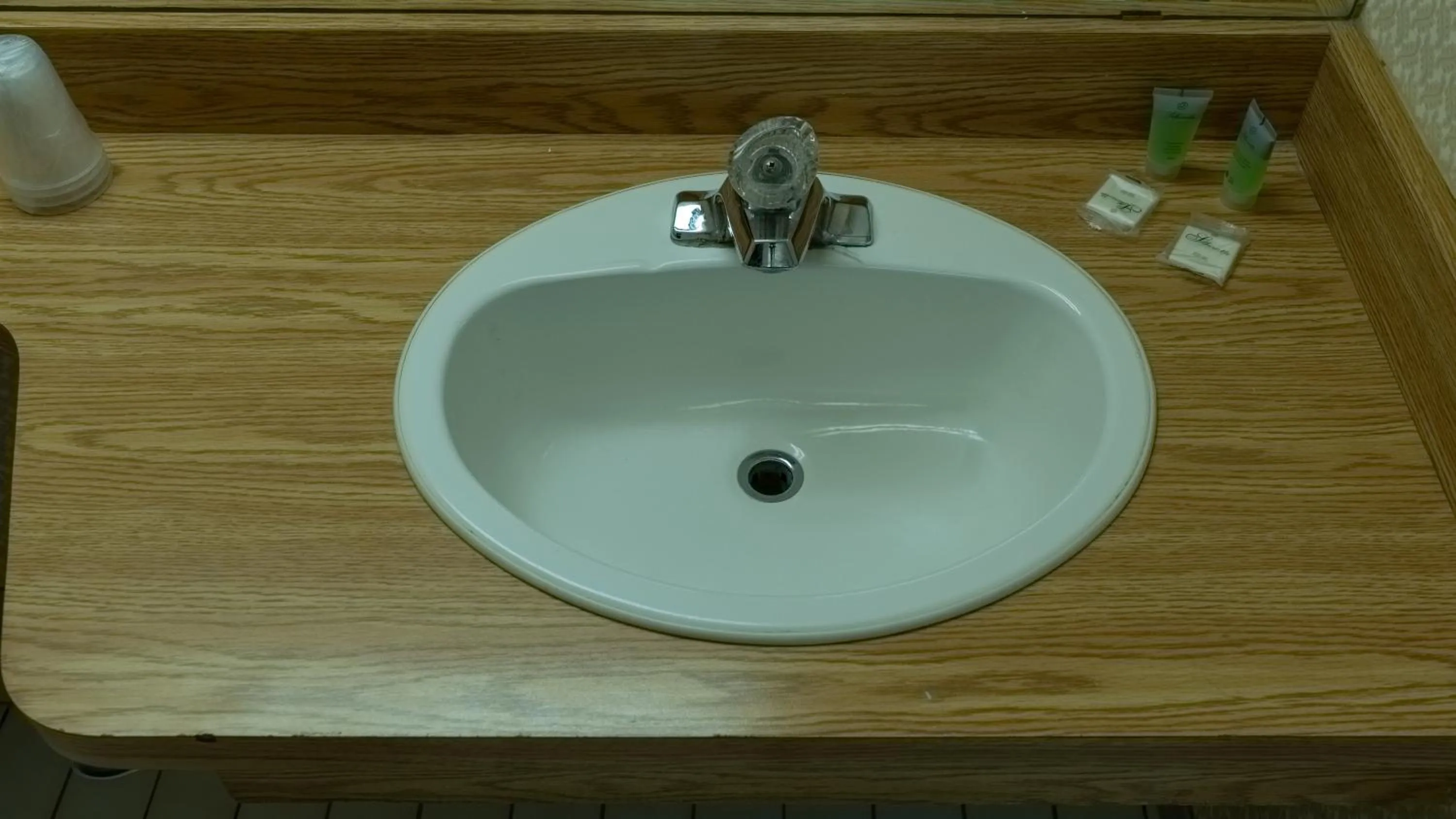 Howard Johnson by Wyndham Niagara Falls