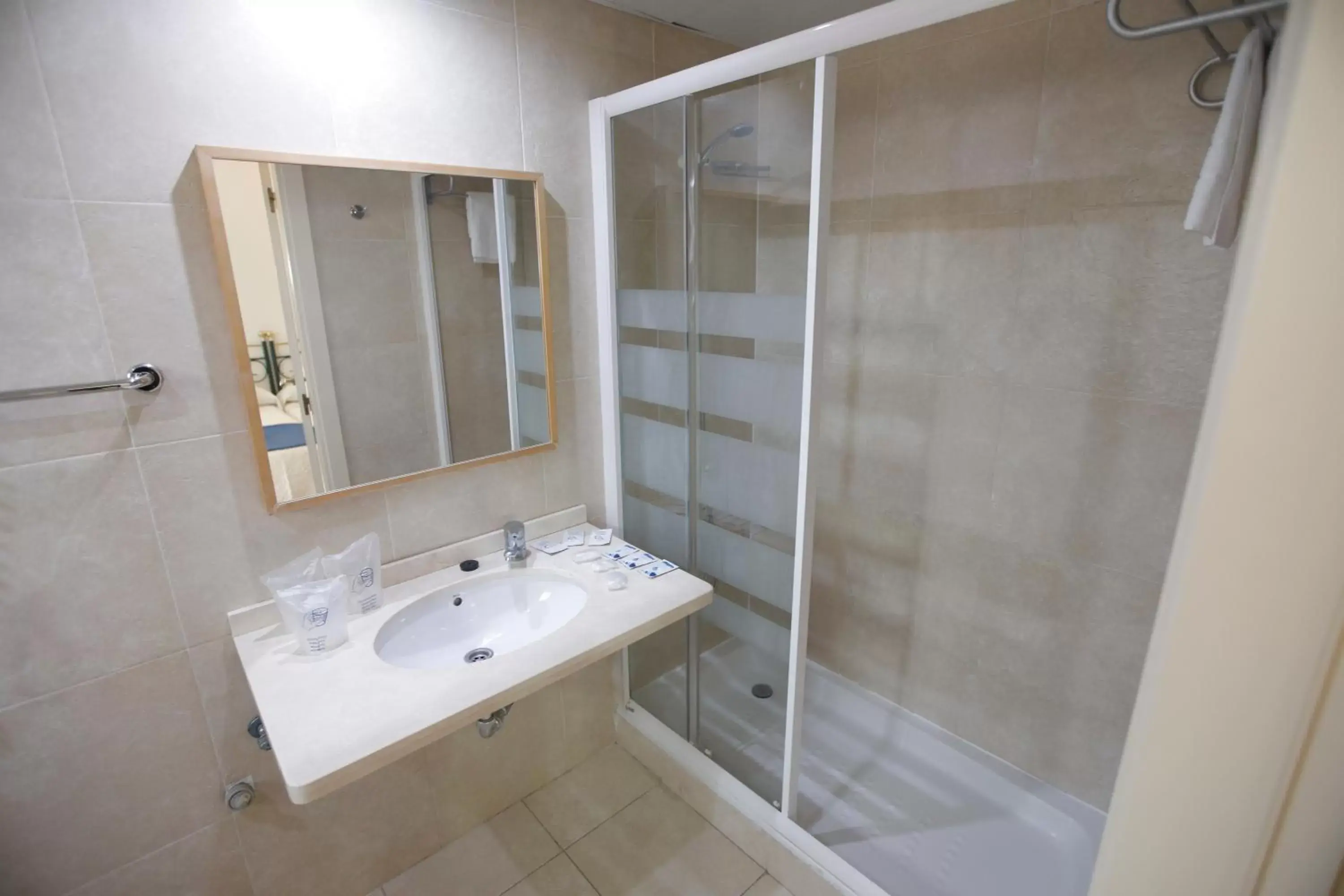 Bathroom in Hotel Eliseos