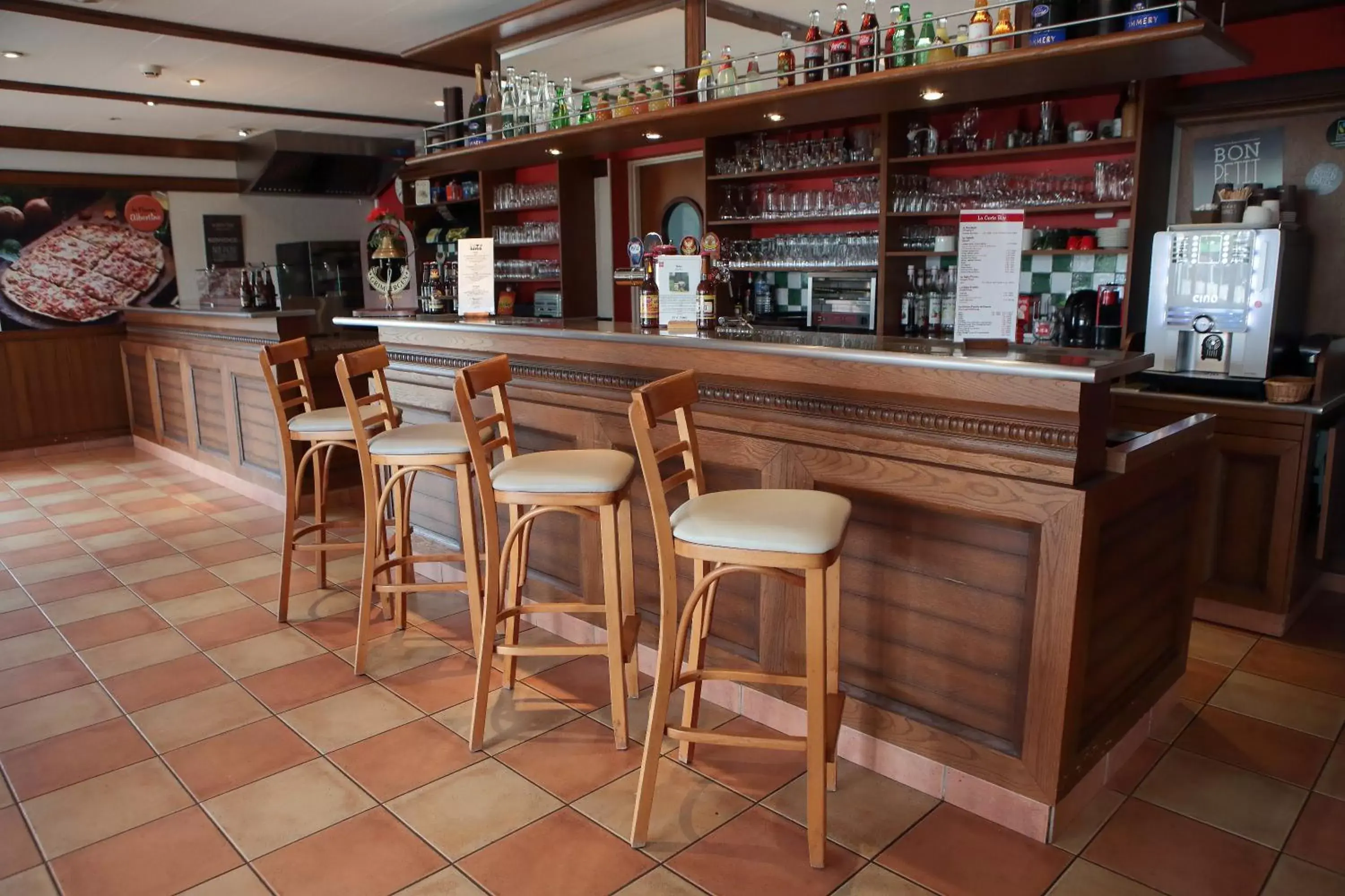 Lounge or bar, Lounge/Bar in ibis Albert Pays de Somme