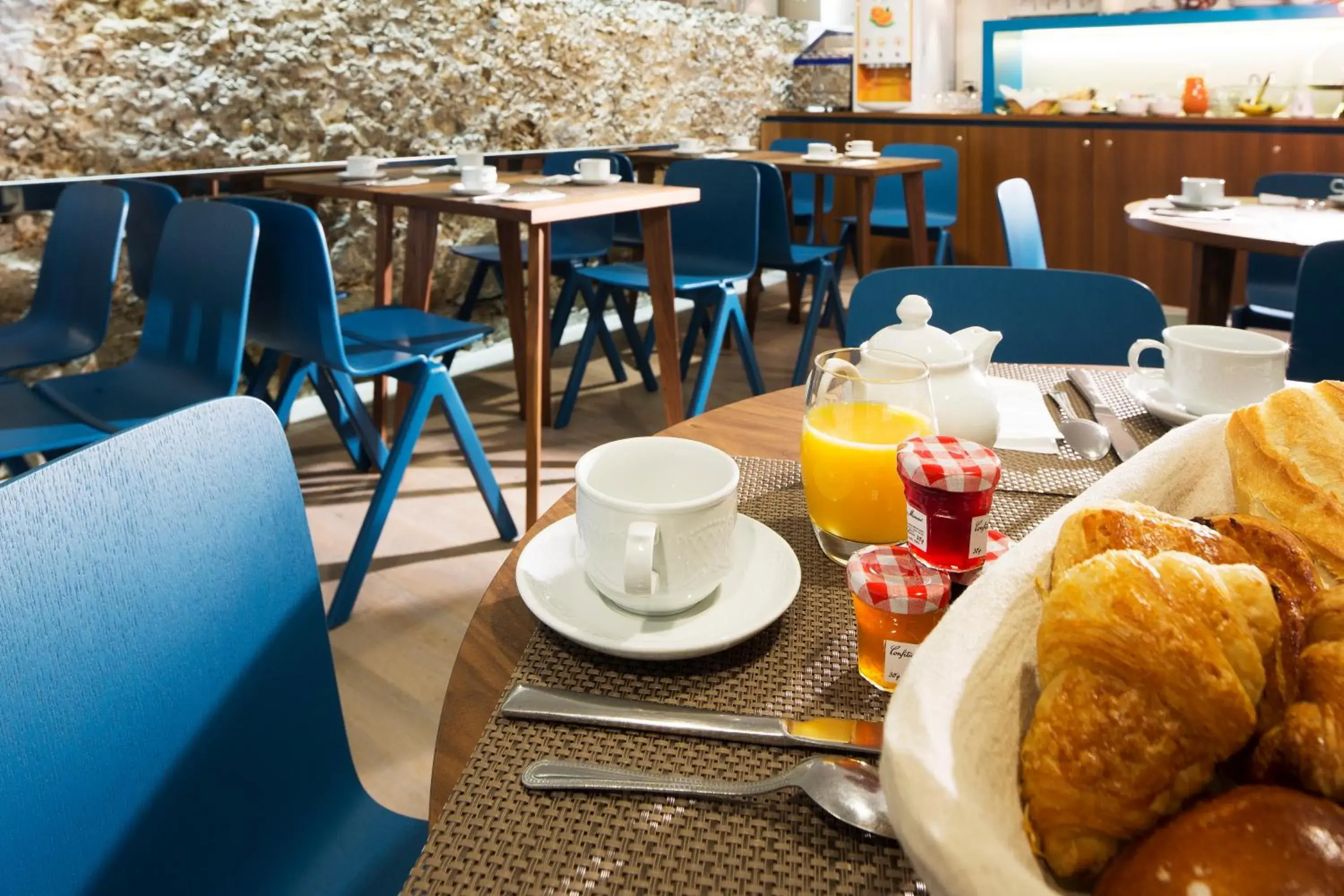 Buffet breakfast, Restaurant/Places to Eat in Hôtel Sophie Germain