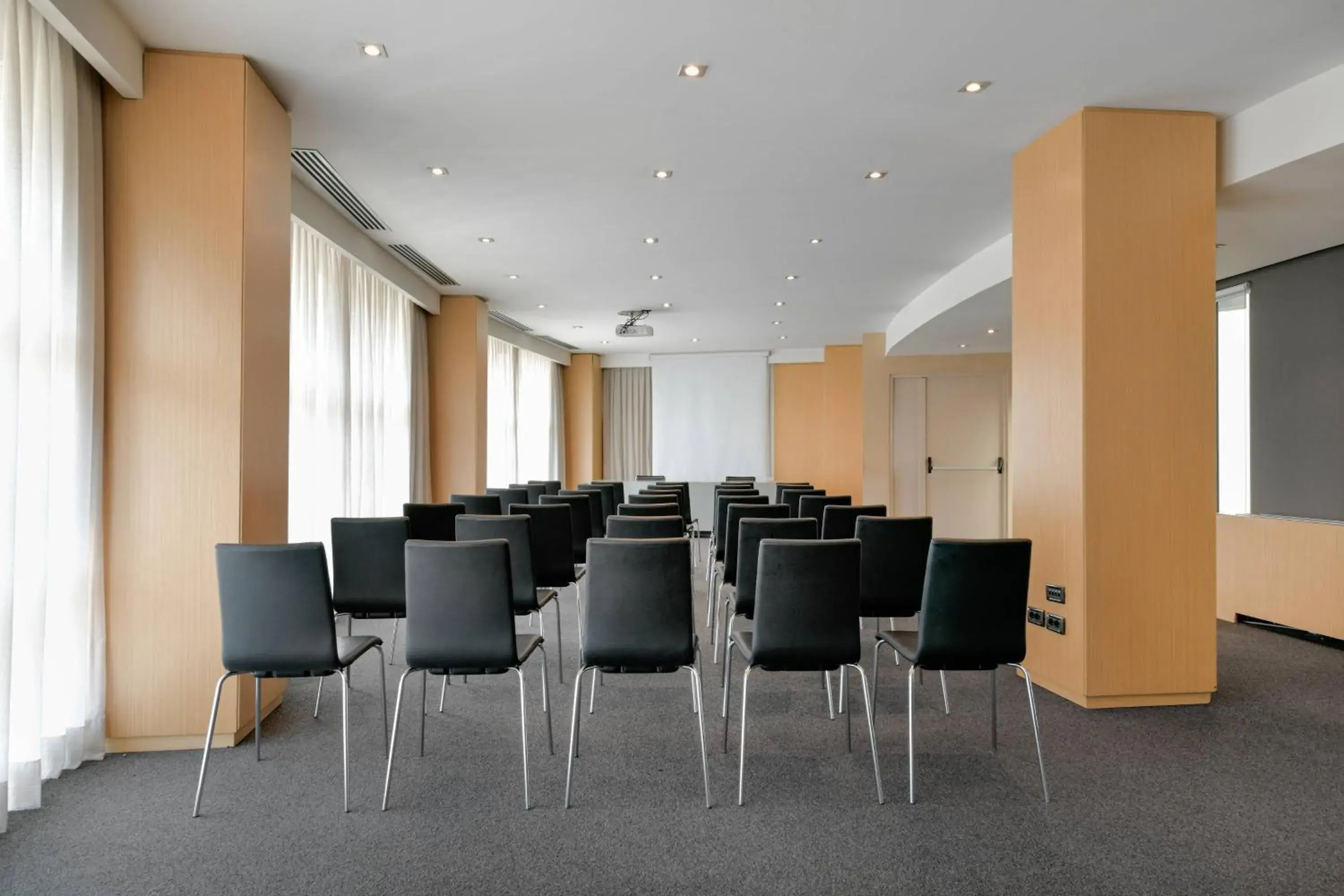 Meeting/conference room in AC Hotel Firenze by Marriott