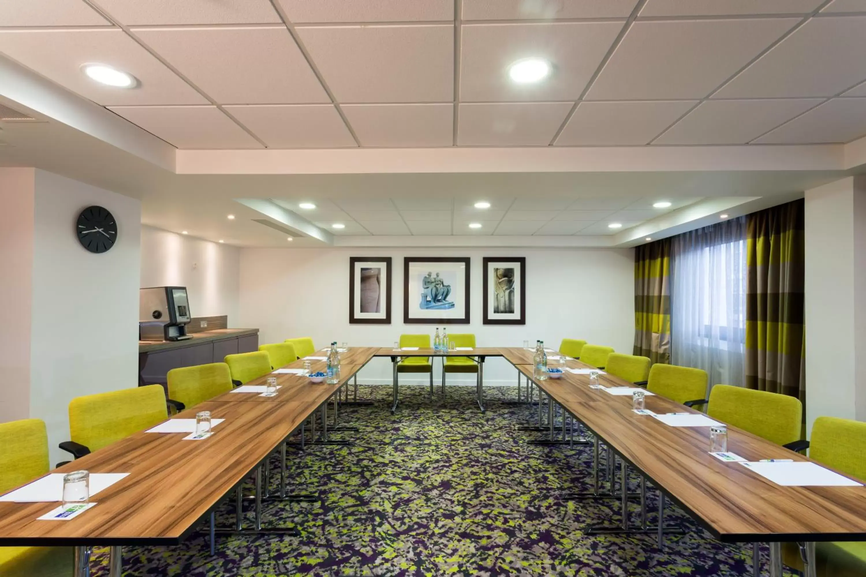 Meeting/conference room in Holiday Inn Express Harlow, an IHG Hotel
