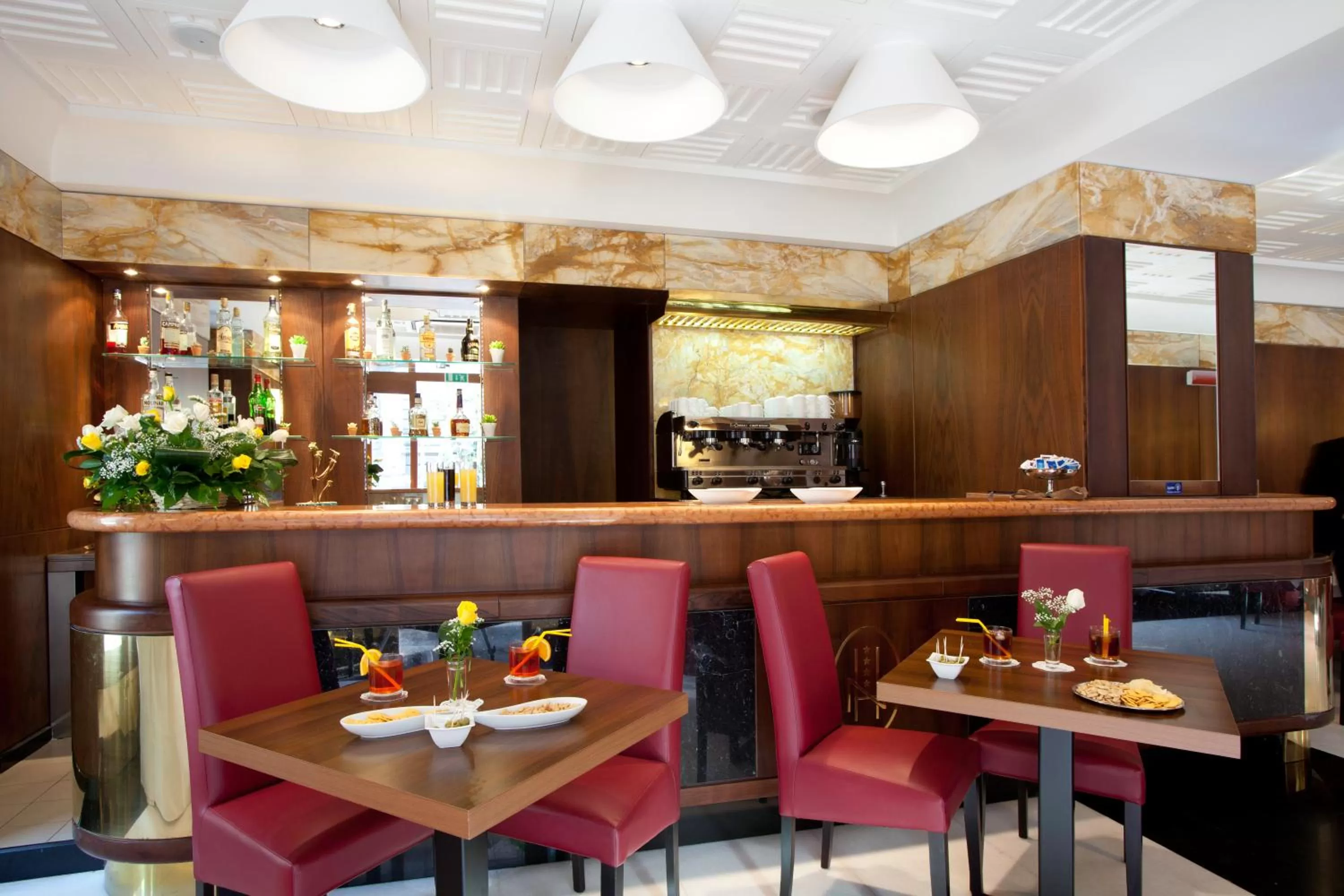 Lounge or bar in Hotel Naples