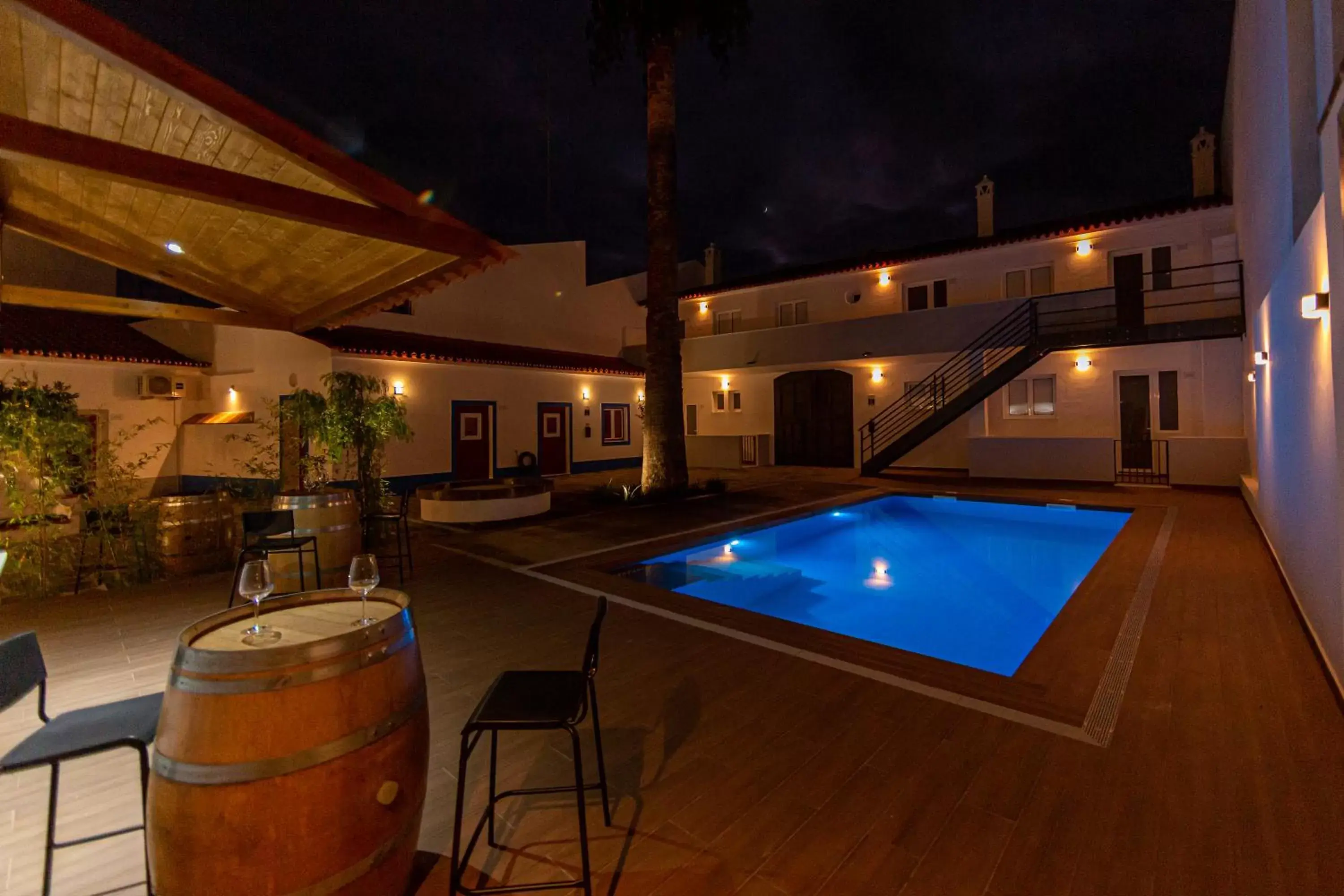 Swimming Pool in Luxury Palm Suites