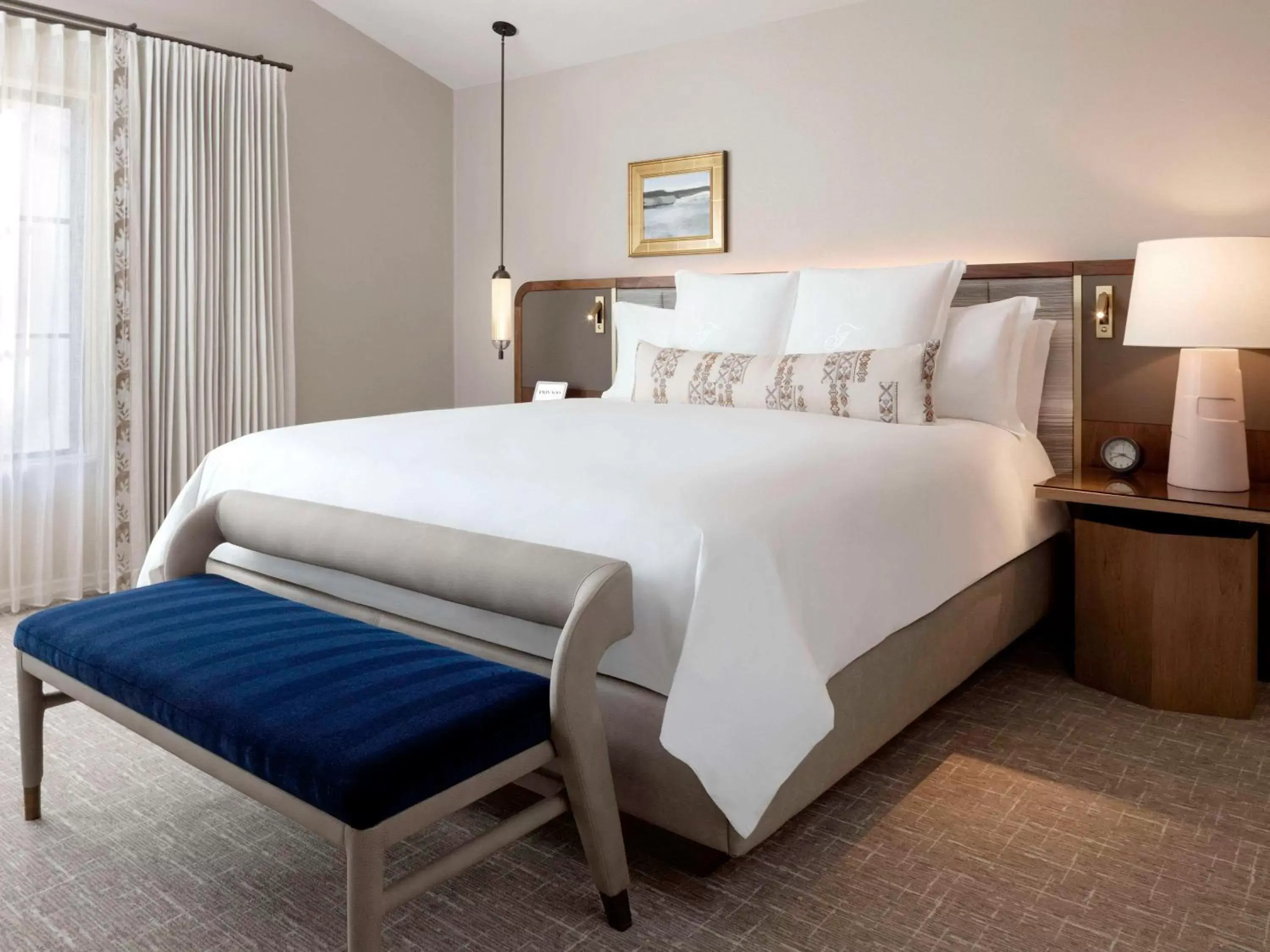 Bedroom, Bed in Fairmont Scottsdale Princess