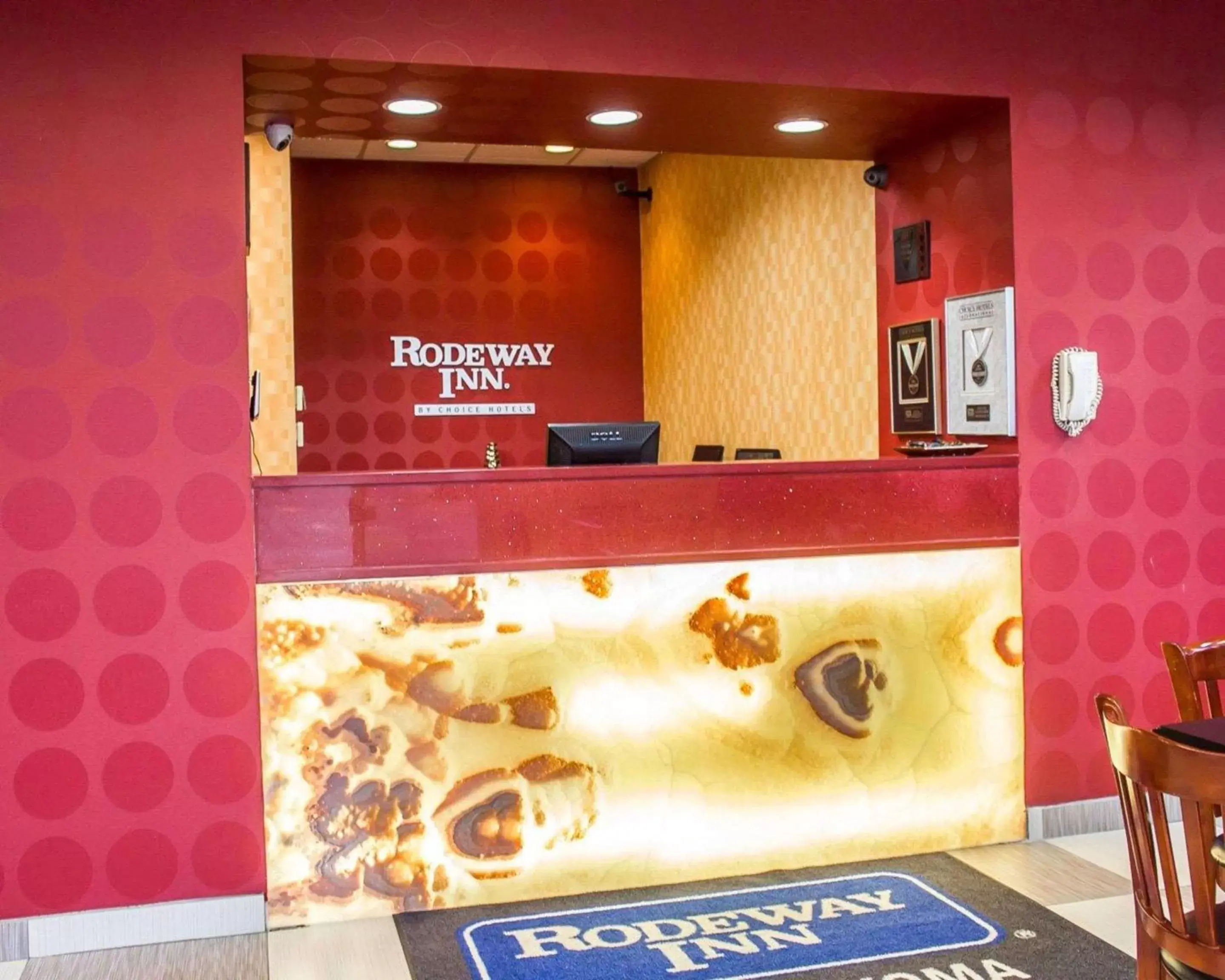 Lobby or reception, Lobby/Reception in Rodeway Inn Macarthur Airport