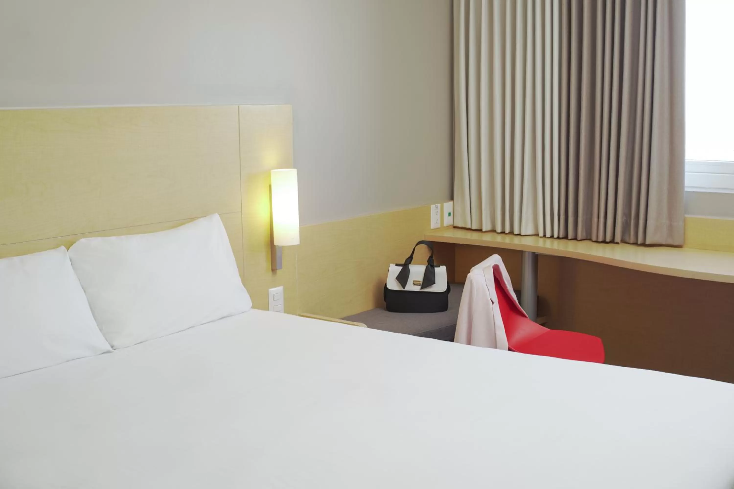 Bed in Ibis Hermosillo