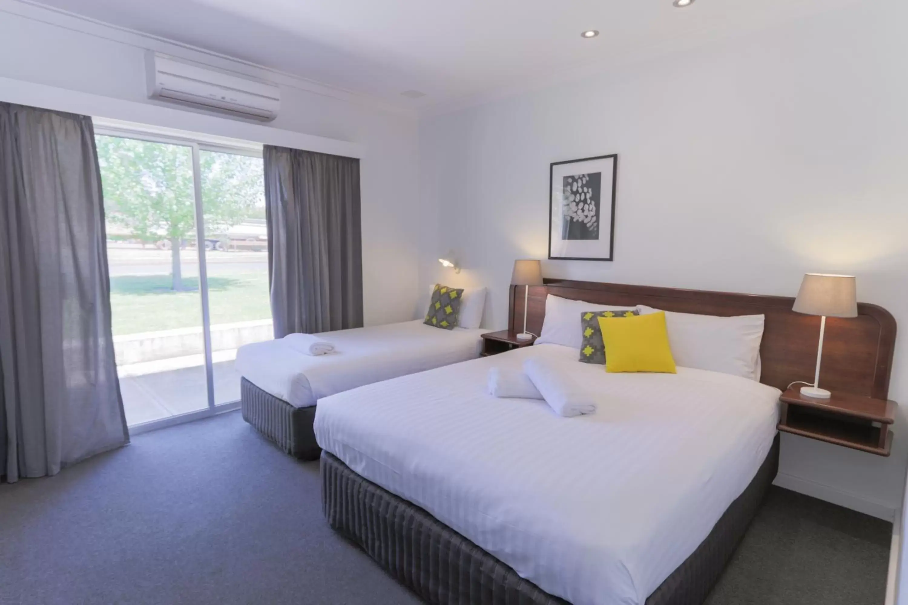 Photo of the whole room, Bed in Manjimup Kingsley Motel