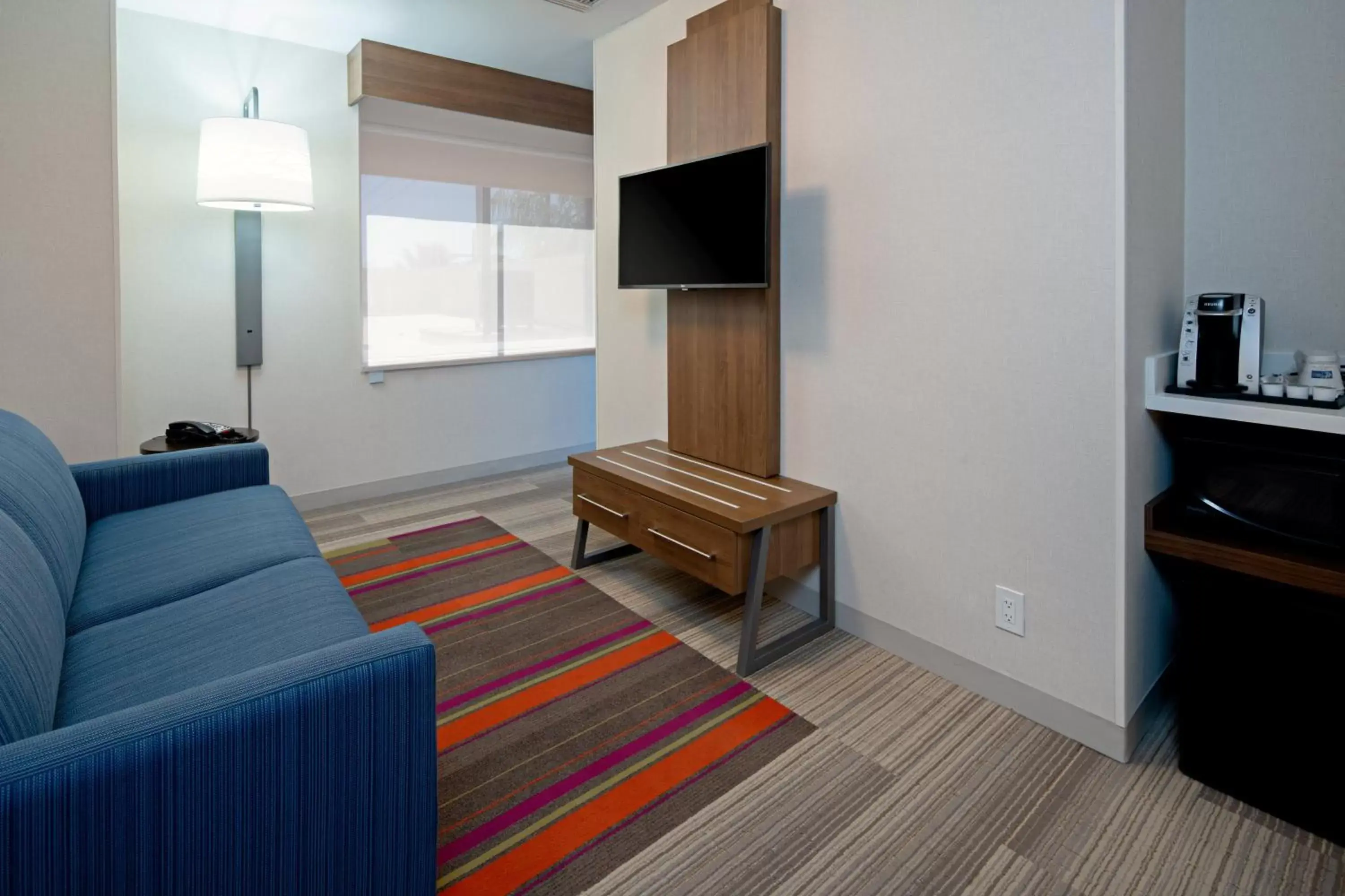 Photo of the whole room, Seating Area in Holiday Inn Express Los Angeles LAX Airport, an IHG Hotel