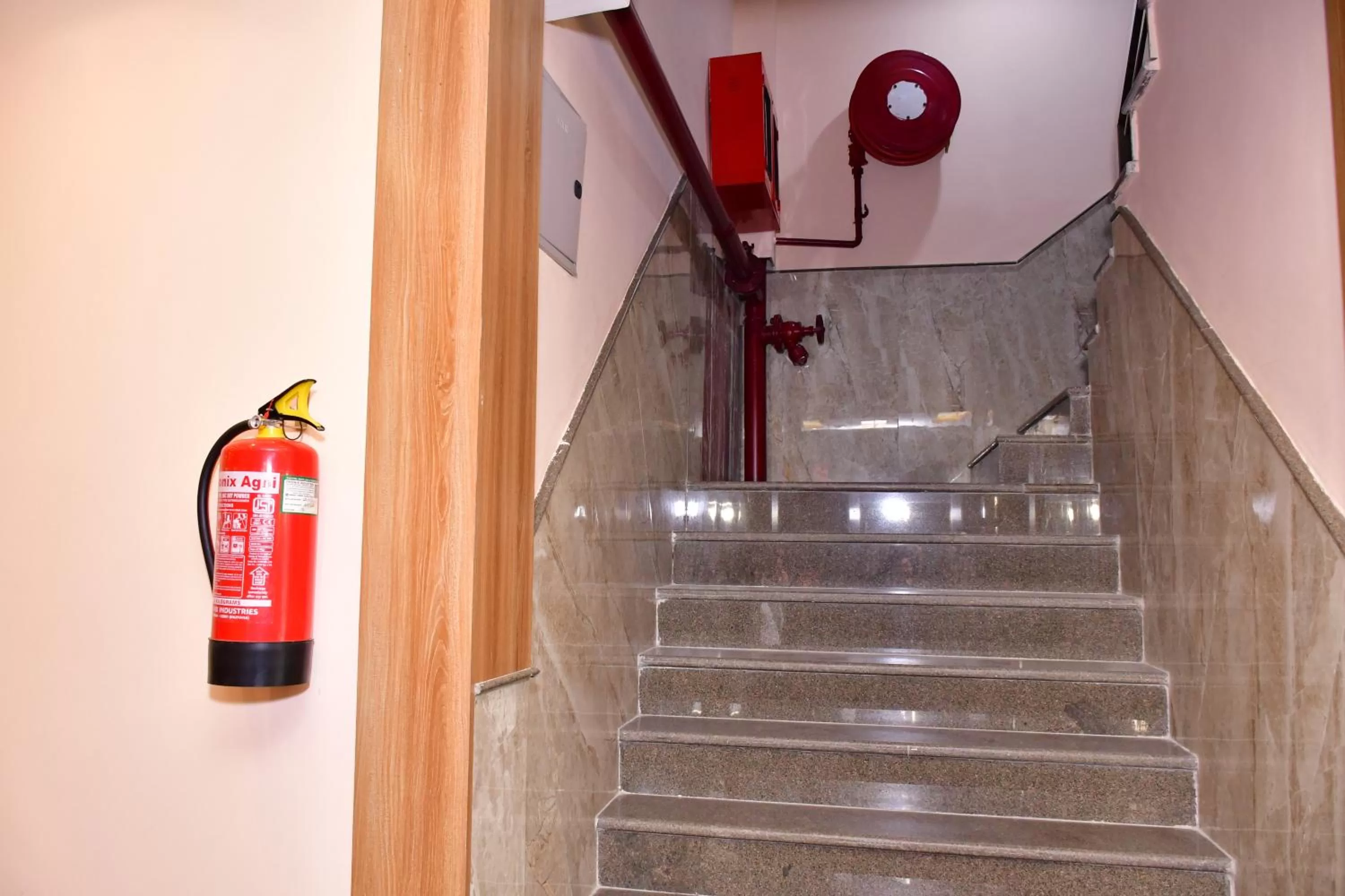 Property building in Hotel Royal Inn igi