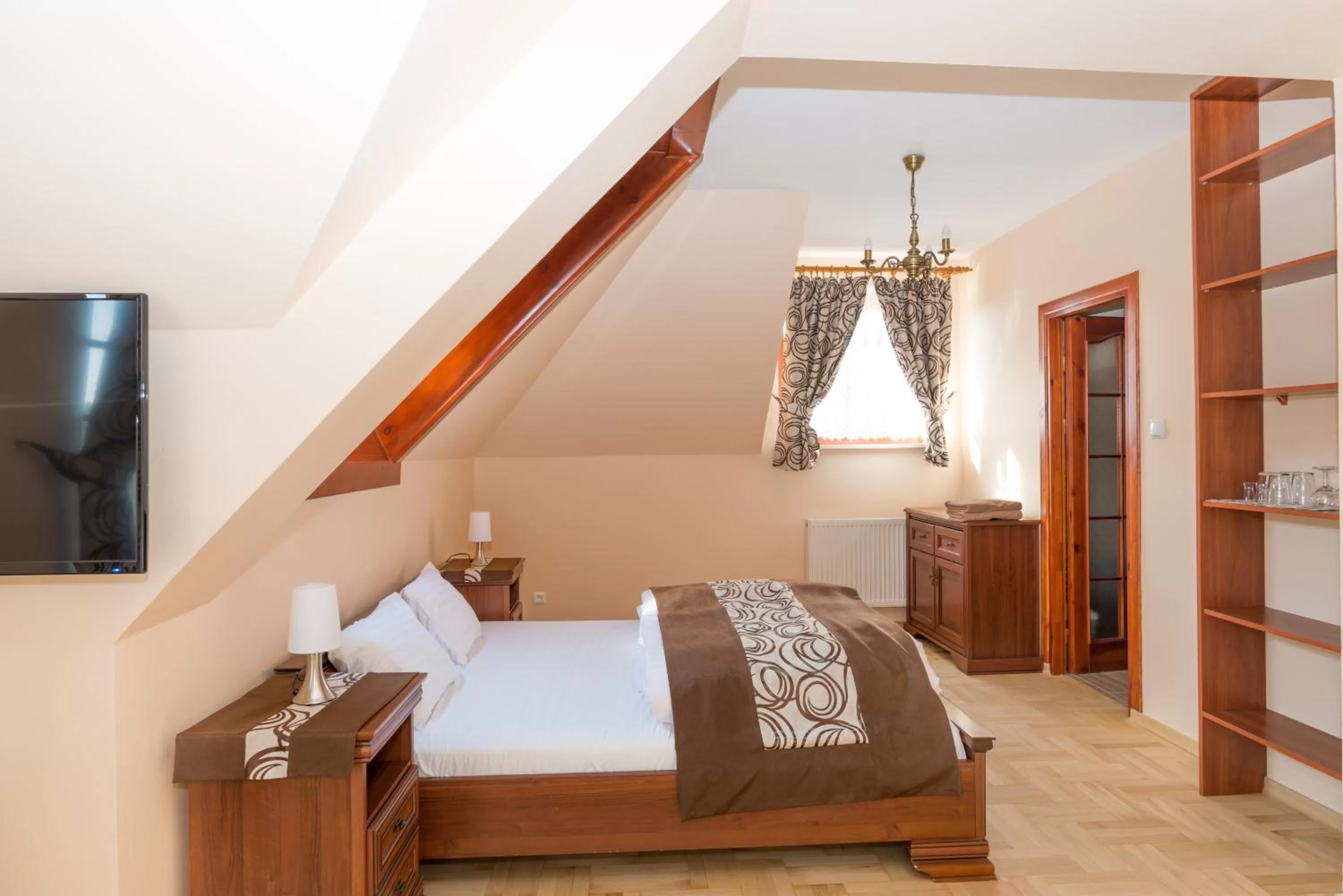 Bed in Gościniec Pięciu Stawów