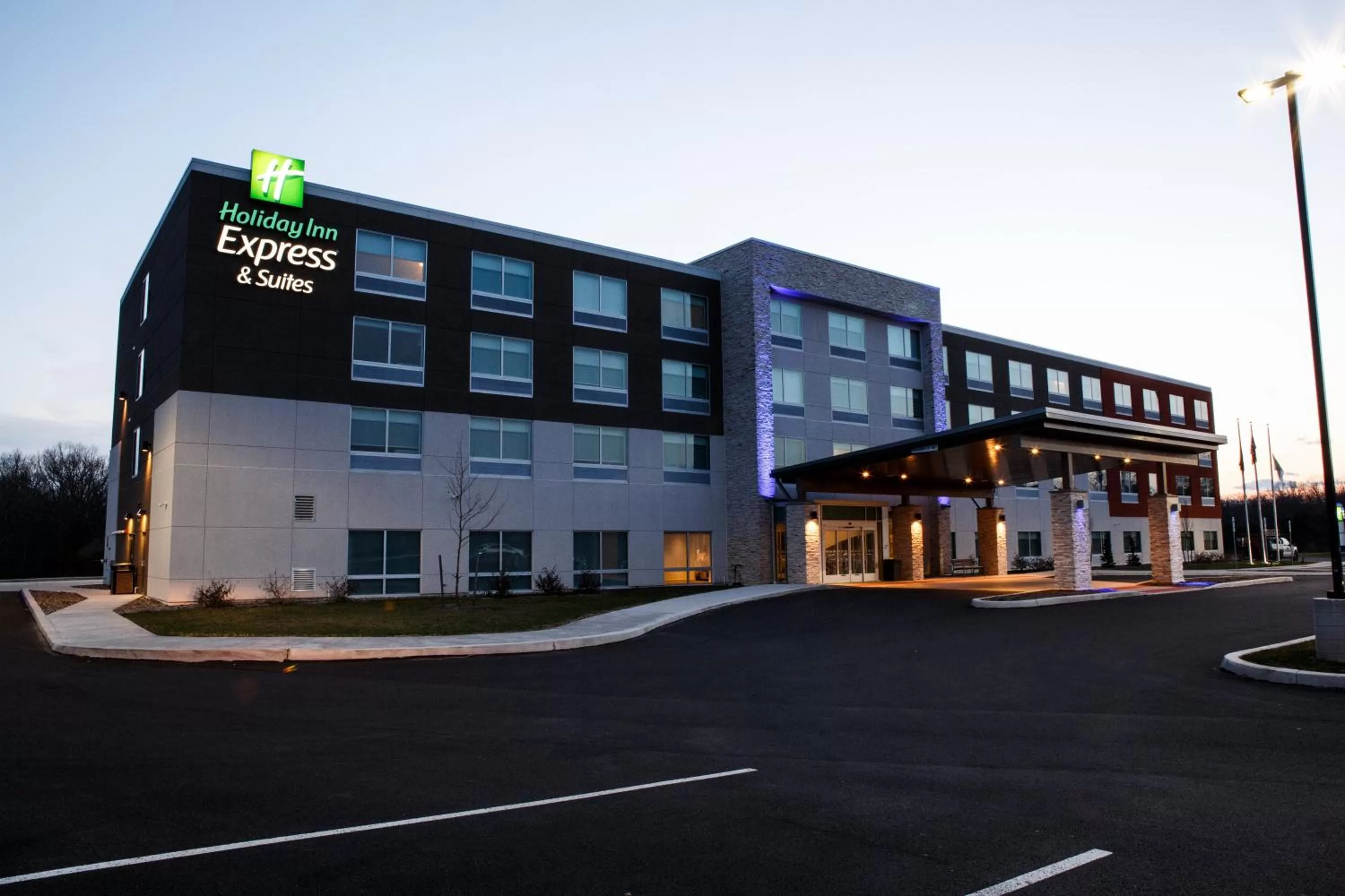 Property building in Holiday Inn Express & Suites - Gettysburg by IHG