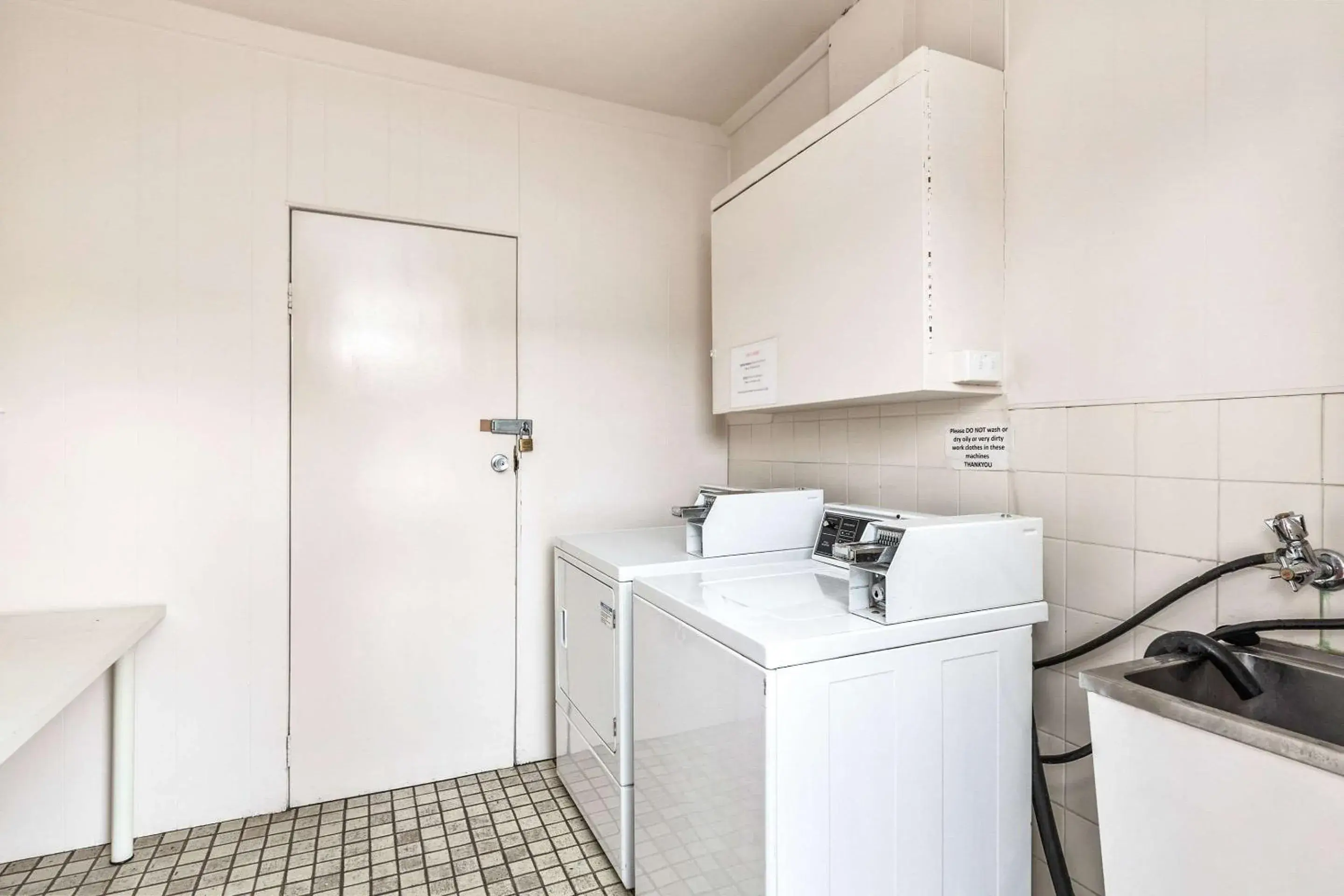 laundry, Bathroom in Comfort Inn Glenelg