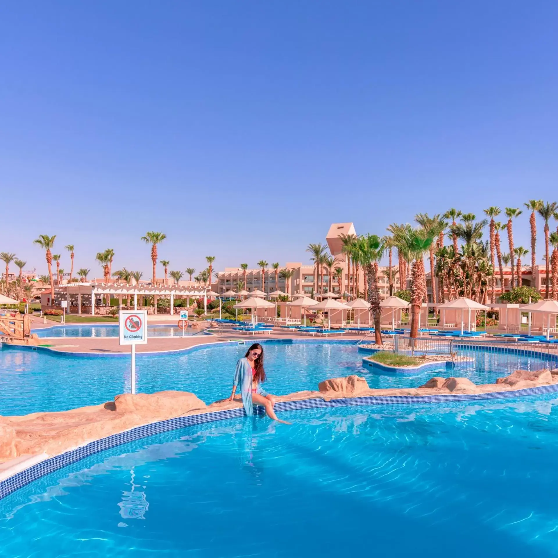 Day, Swimming Pool in Beach Albatros Resort - Hurghada