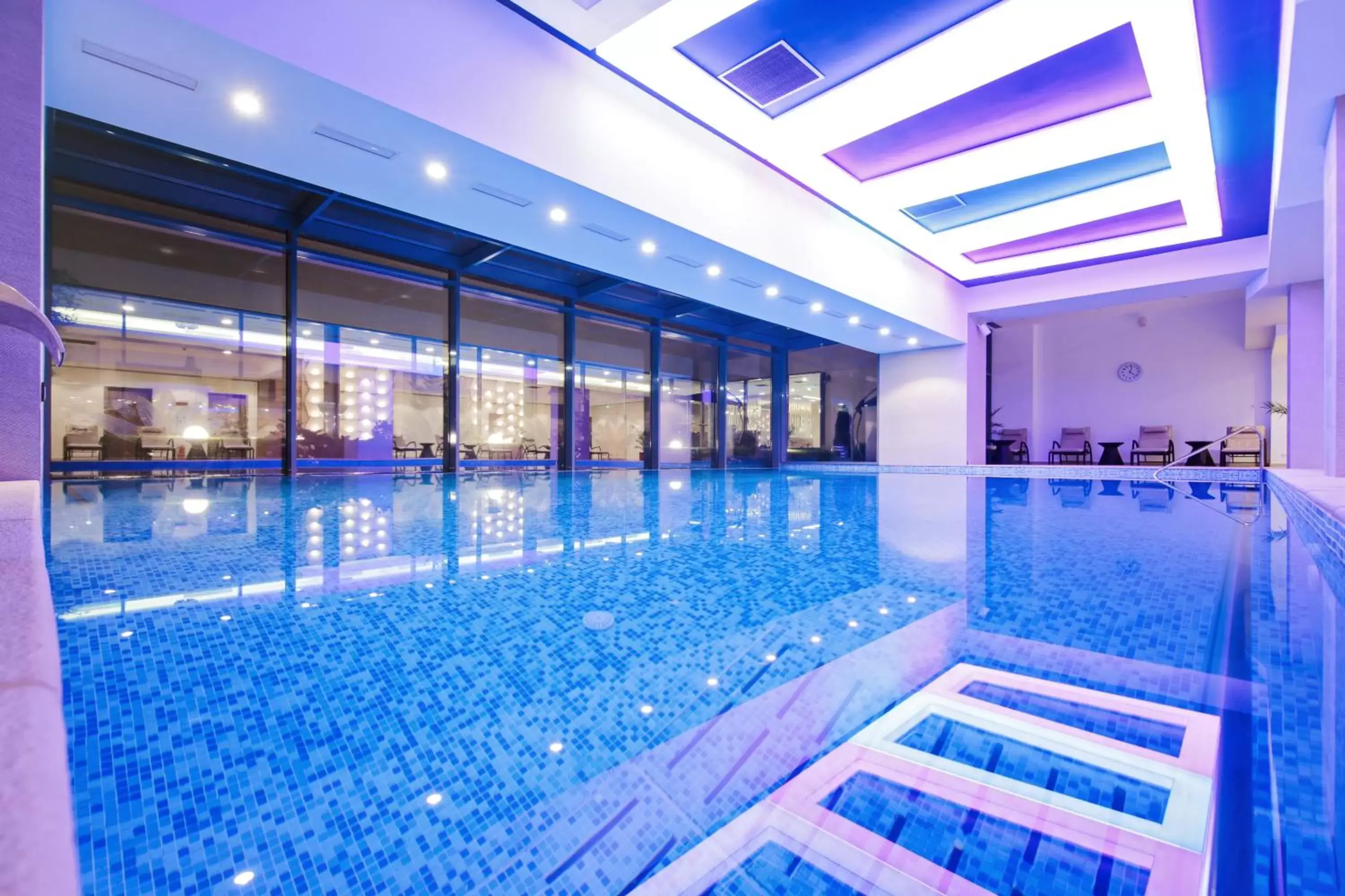 Swimming Pool in Ramada Plaza Craiova