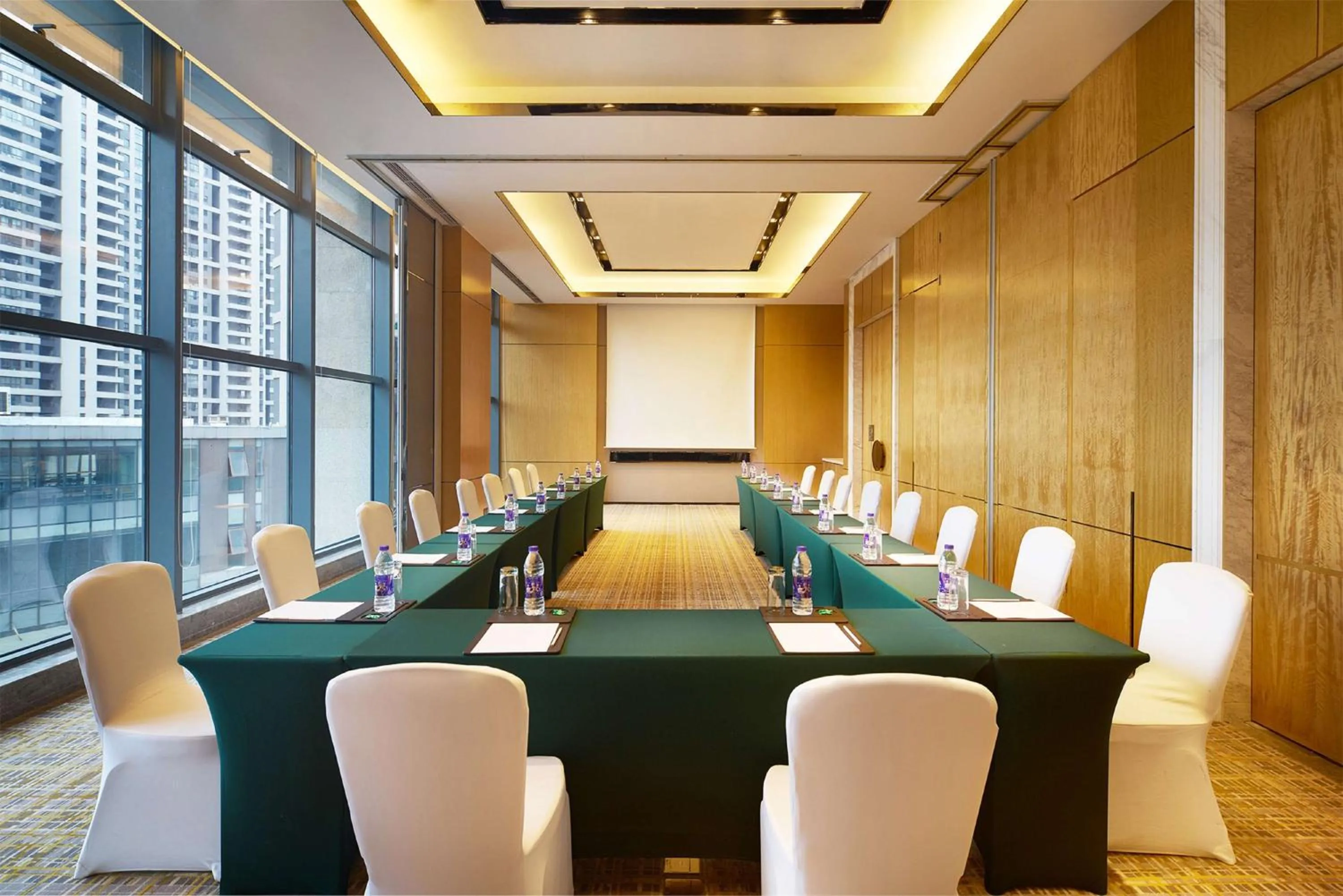 Meeting/conference room in DoubleTree By Hilton Ningbo Beilun