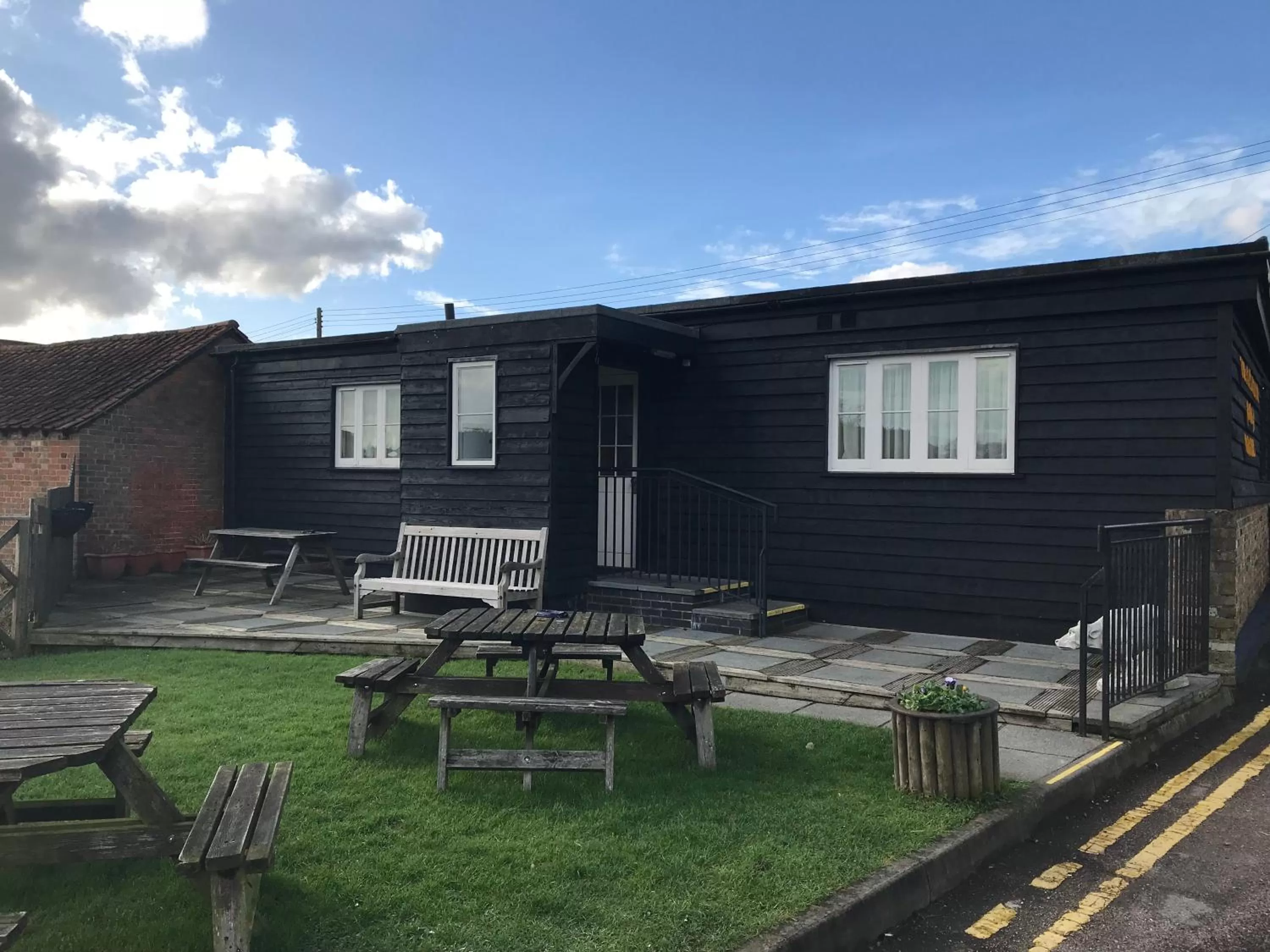 Garden, Property Building in The Black Bull Inn