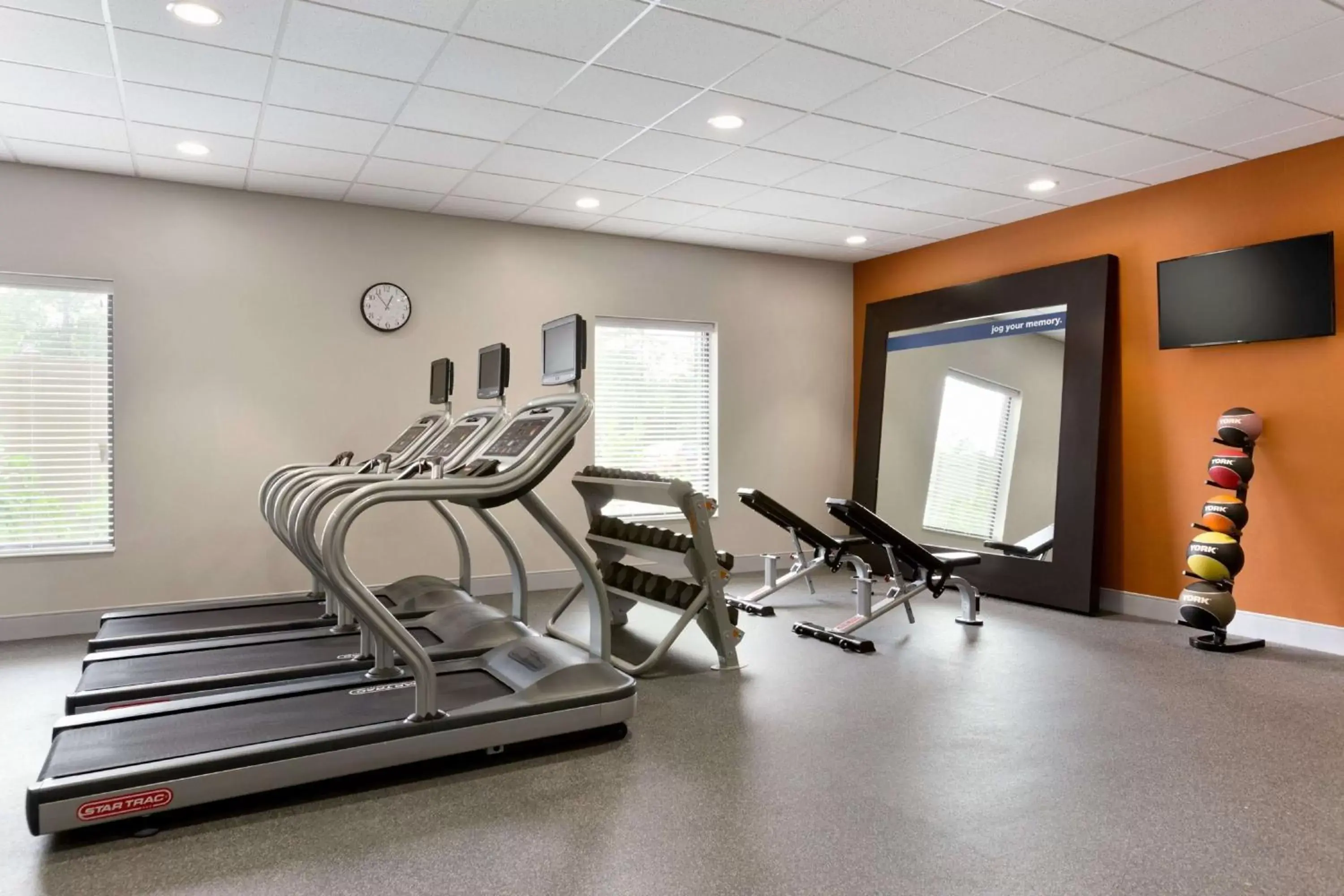 Fitness centre/facilities, Fitness Center/Facilities in Hampton Inn By Hilton North Olmsted Cleveland Airport