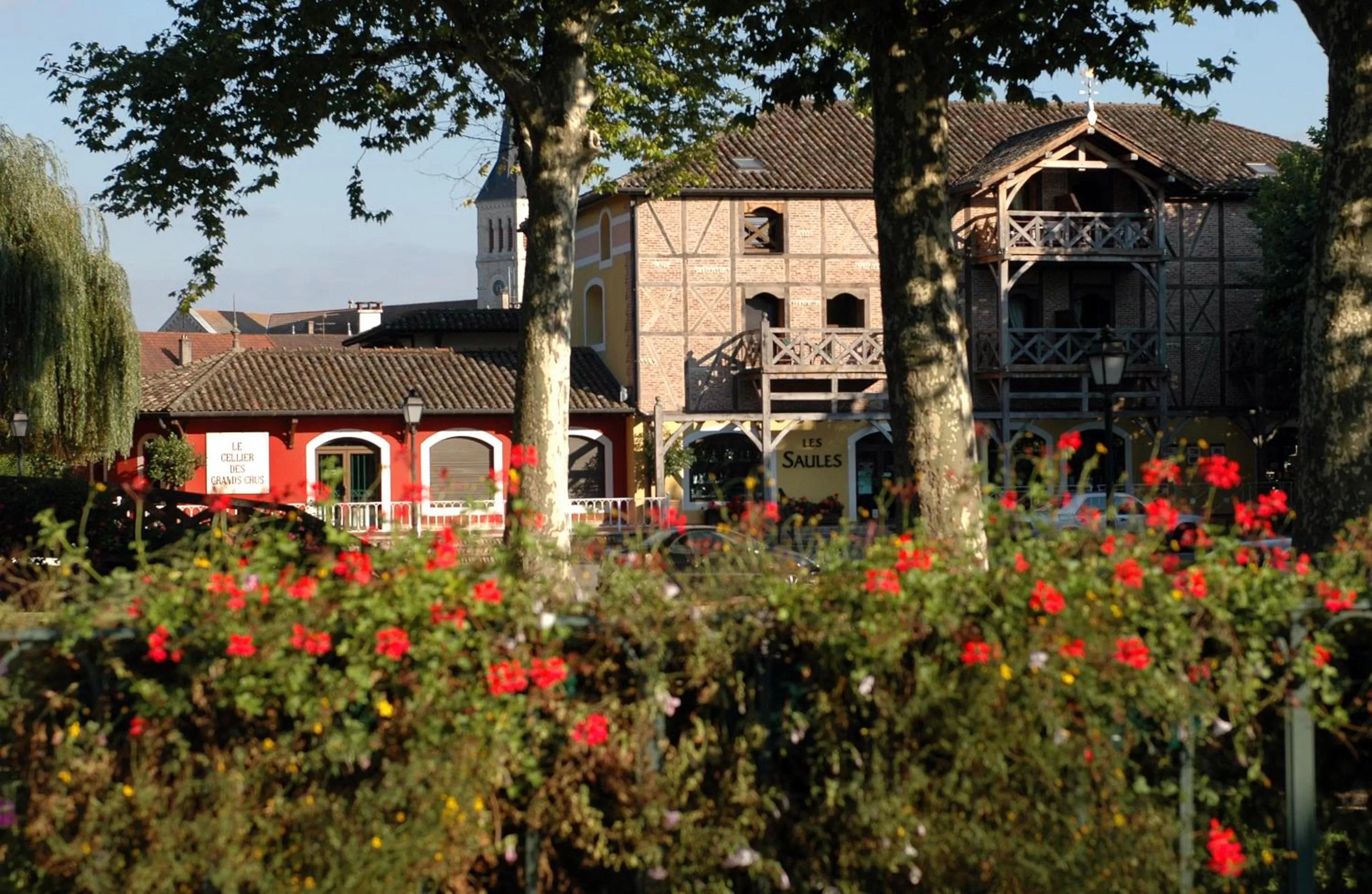 Facade/entrance in Les Saules Parc & Spa - Teritoria